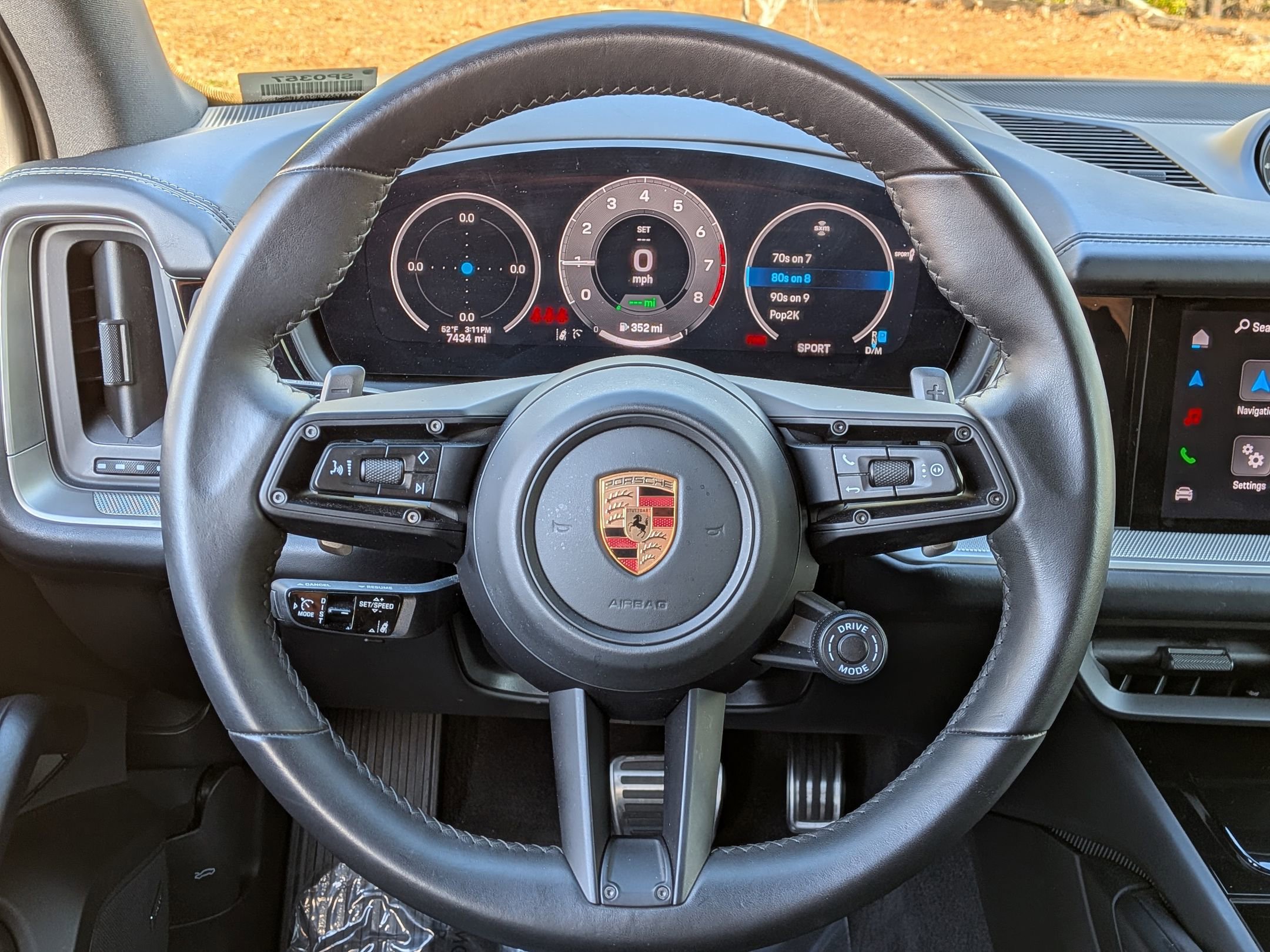 2025 Porsche Cayenne E-Hybrid photo 3