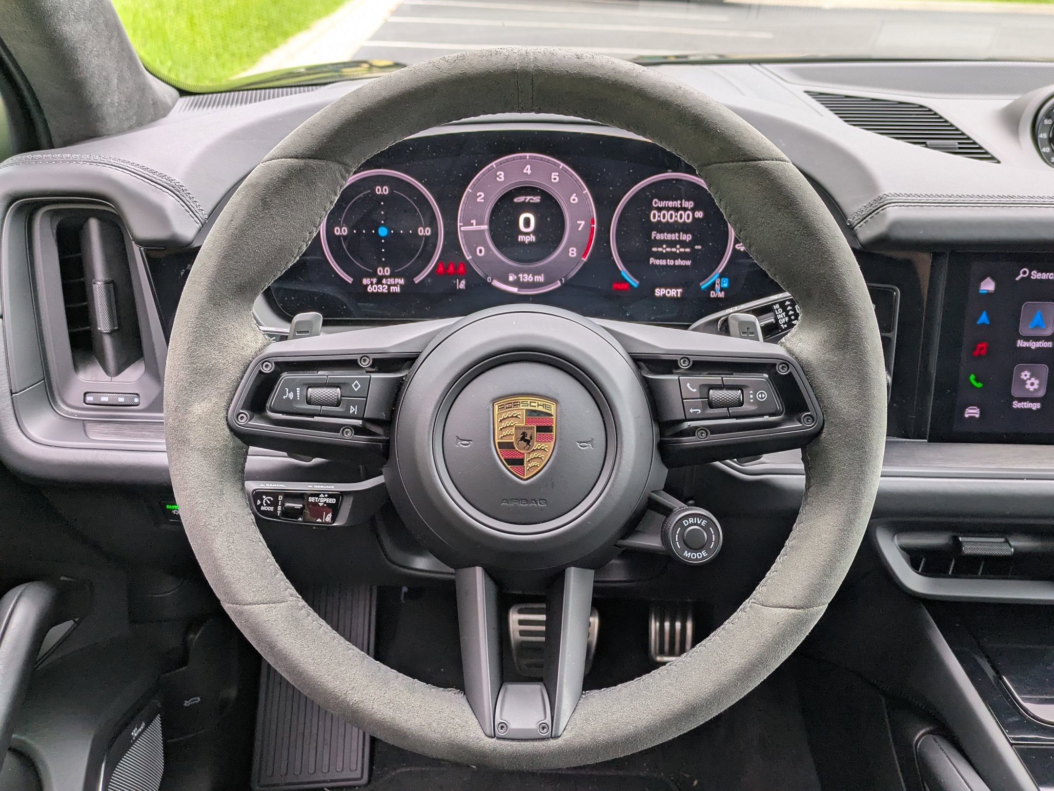 2025 Porsche Cayenne GTS photo 5