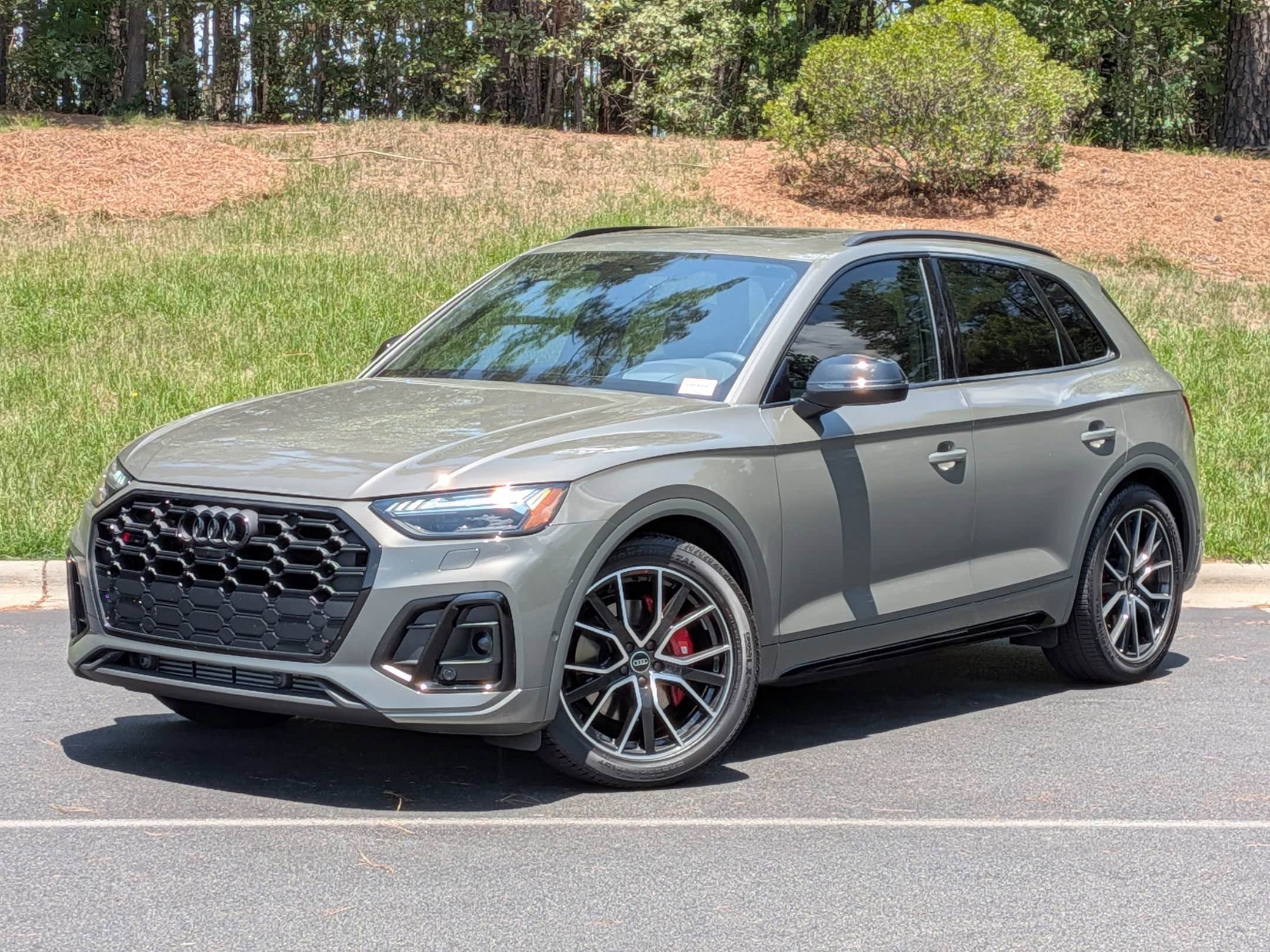 2023 Audi SQ5 Prestige's photo