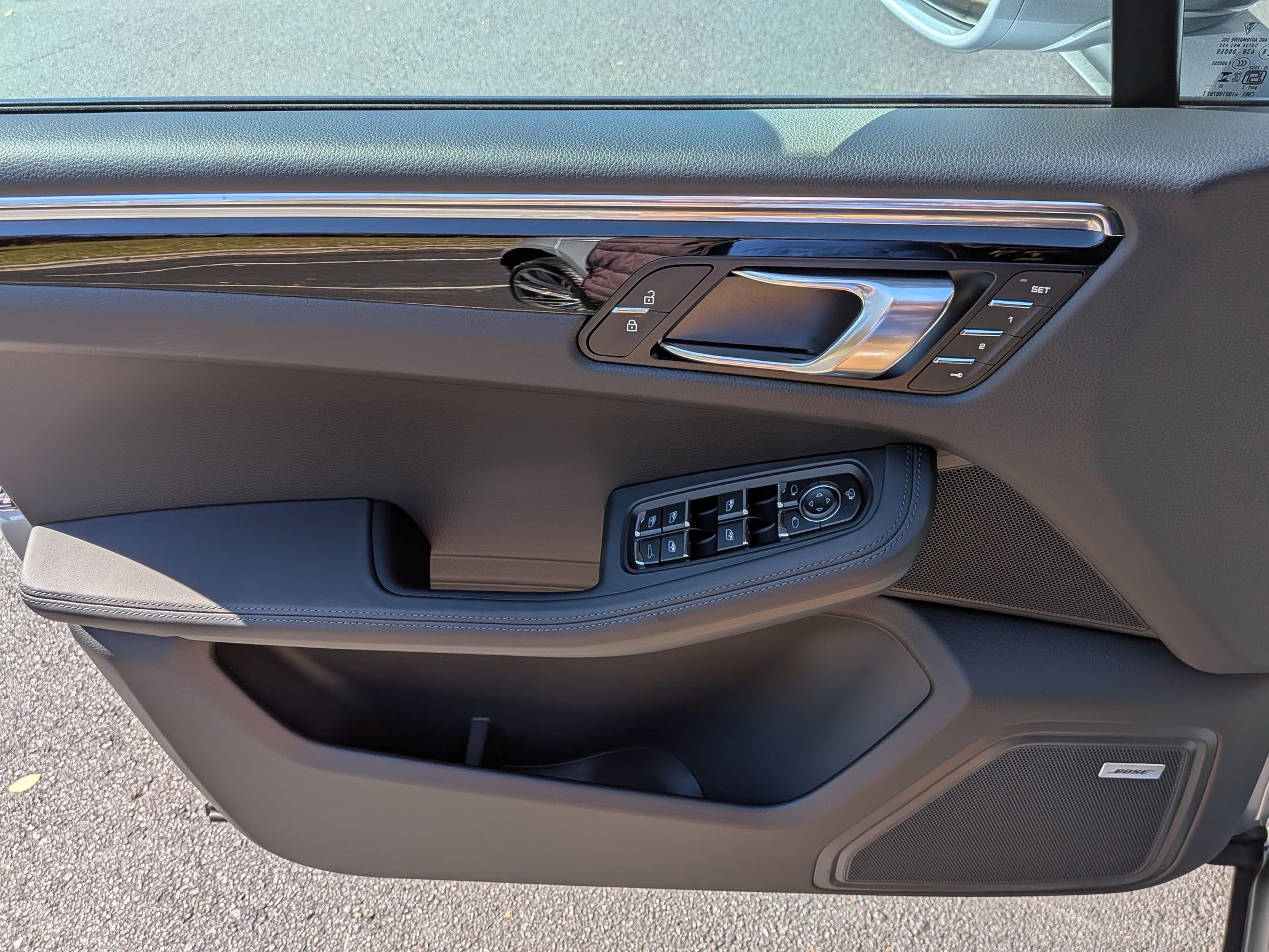 2026 Porsche Macan T - Photo 22