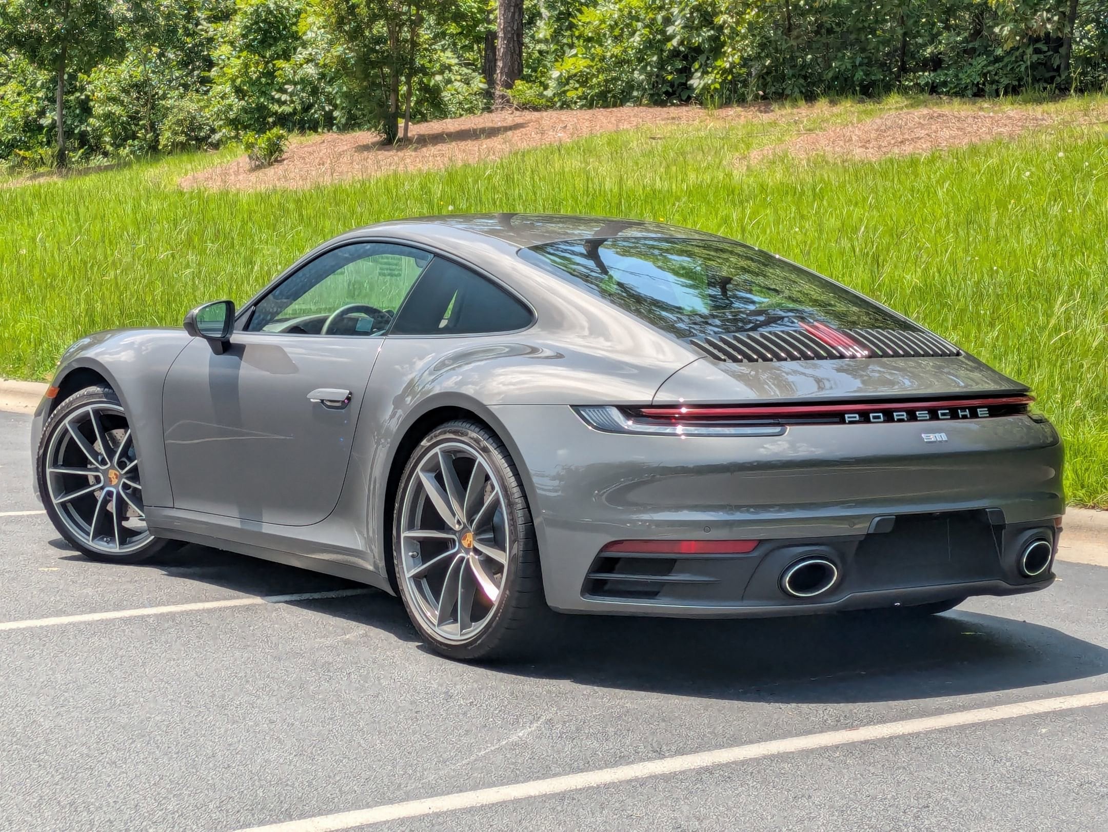 2024 Porsche 911 Carrera photo 2