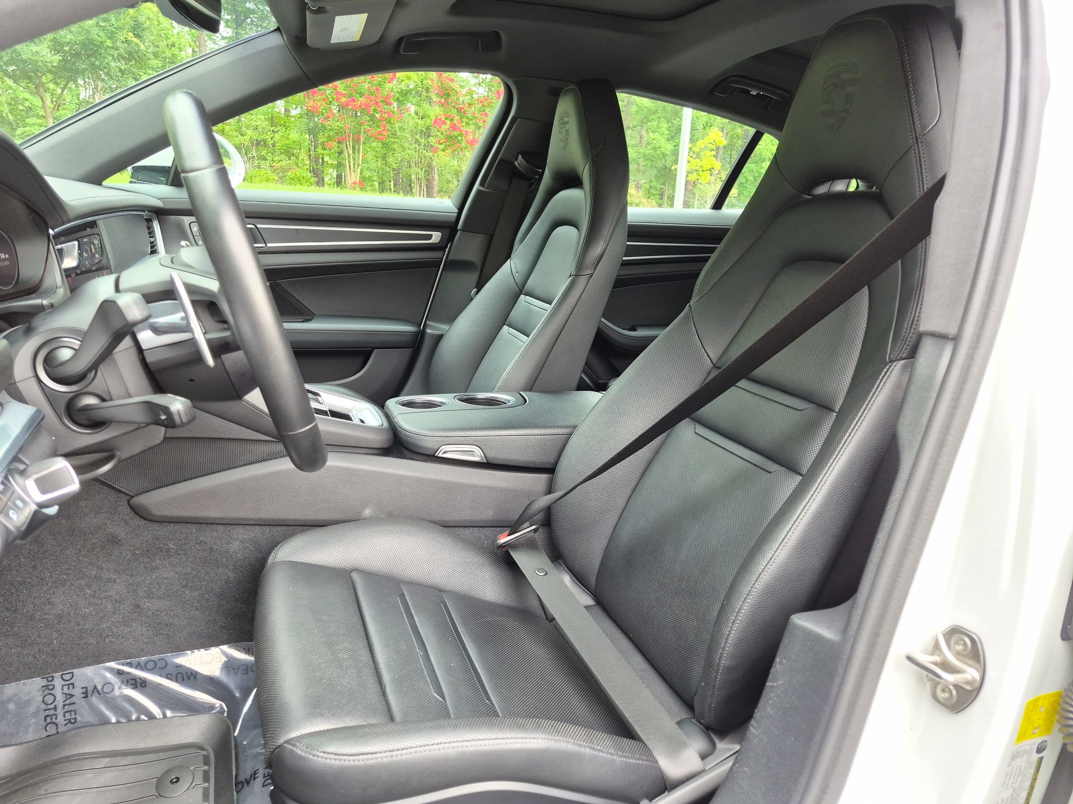 Porsche Panamera 4 E-Hybrid Platinum Edition