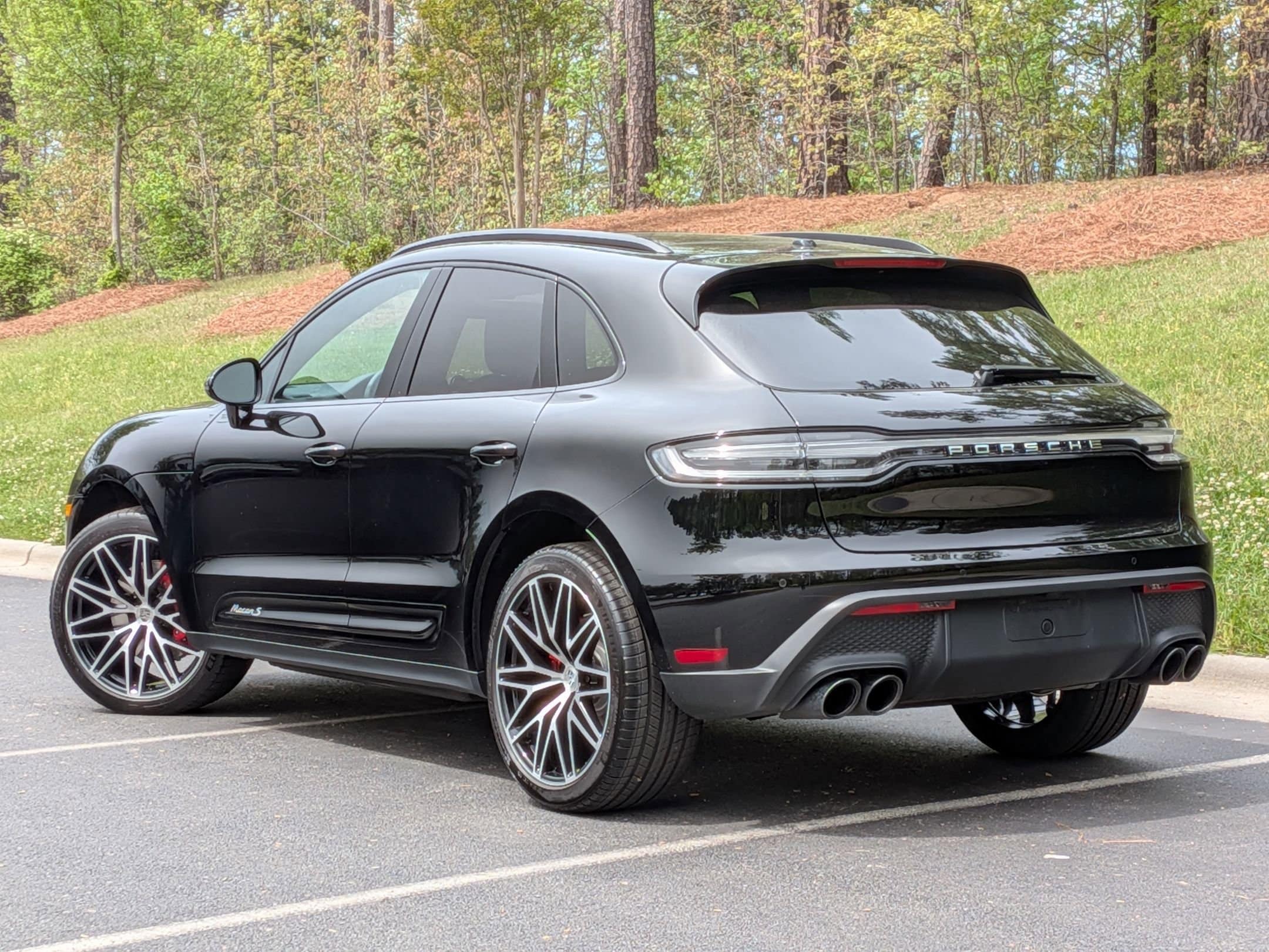 2026 Porsche Macan S photo 2