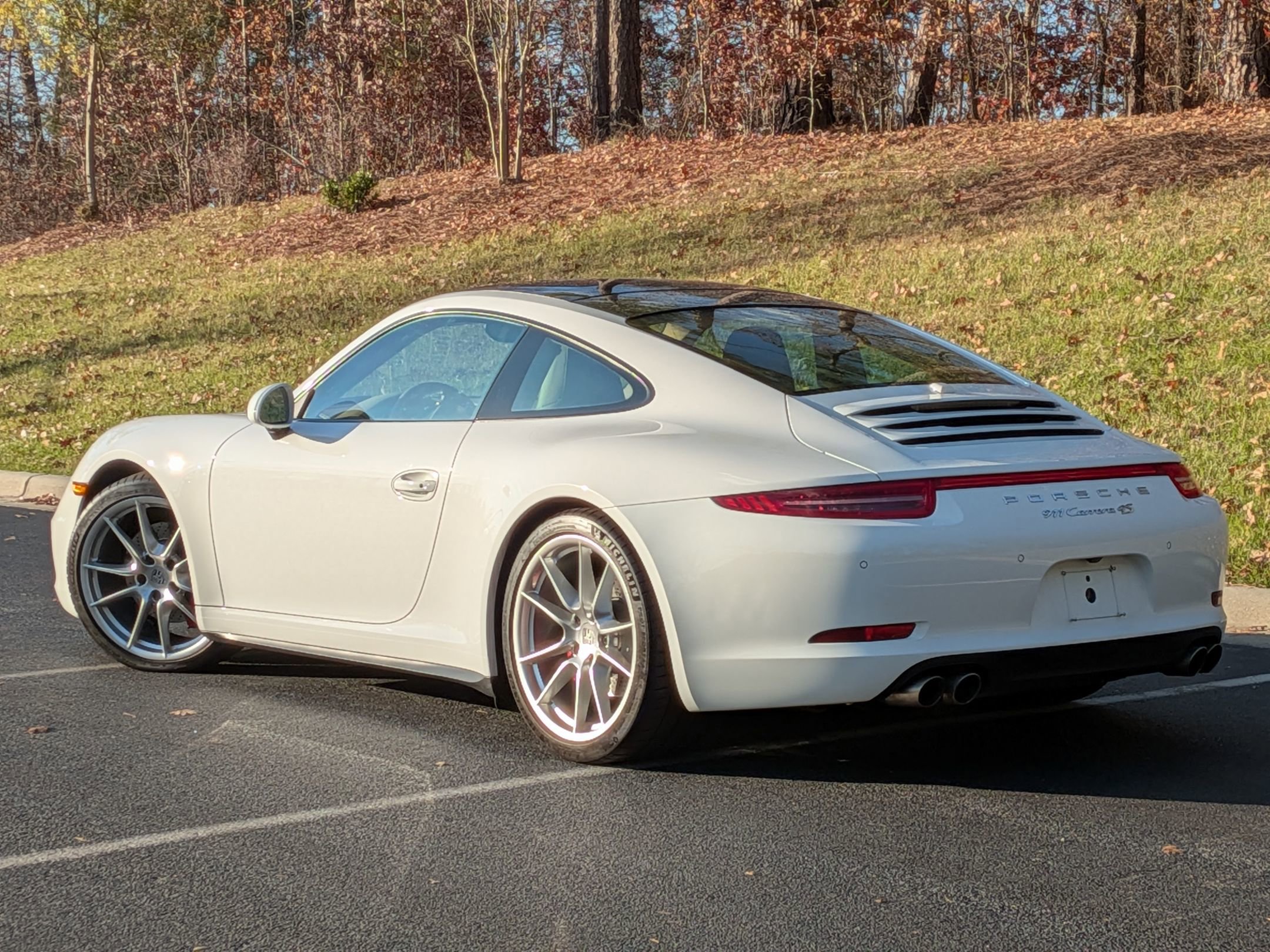 2016 Porsche 911 4S 4 GTS photo 2