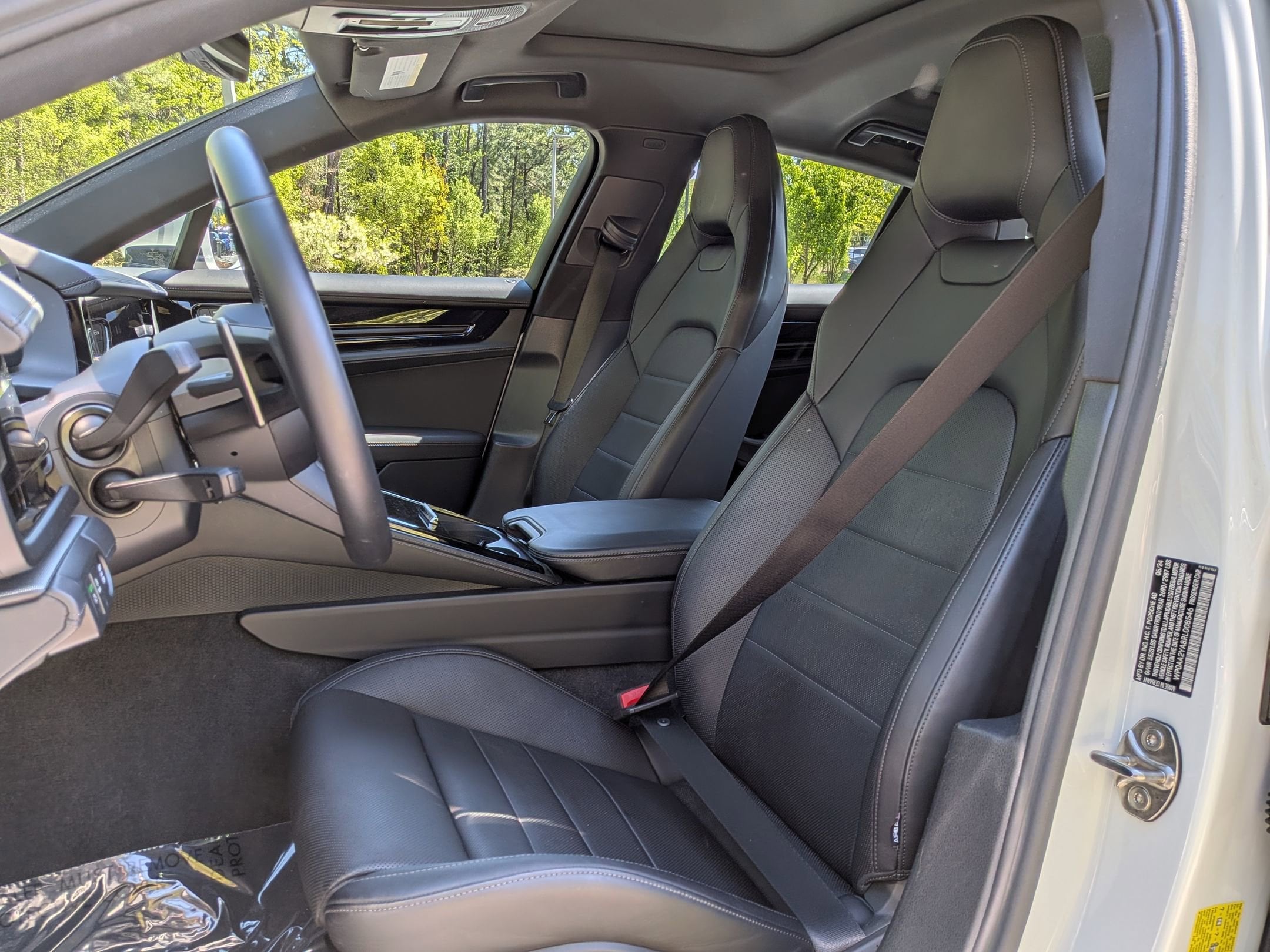 2024 Porsche Panamera photo 4