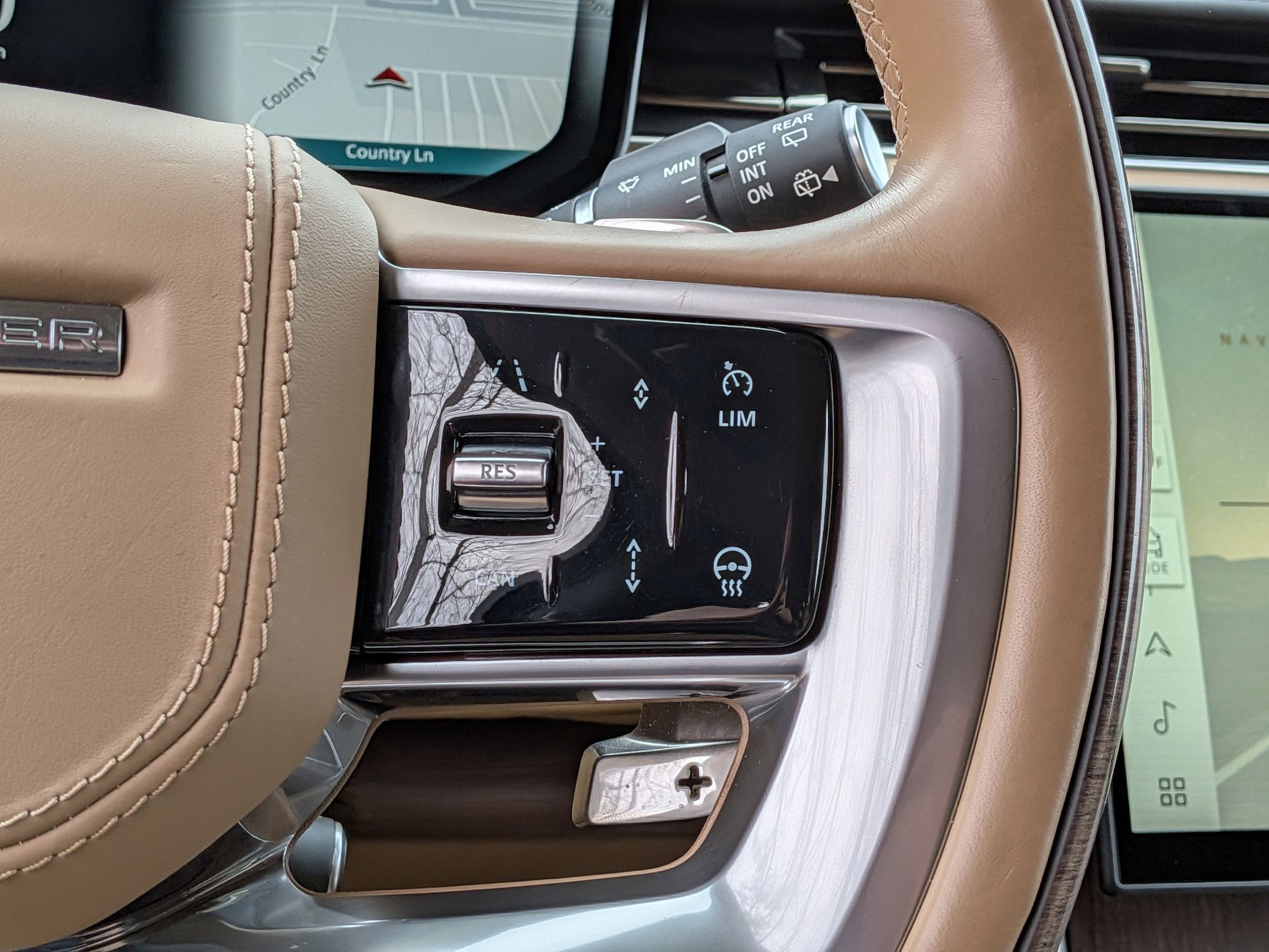 2024 Land Rover Range Rover Autobiography photo 3