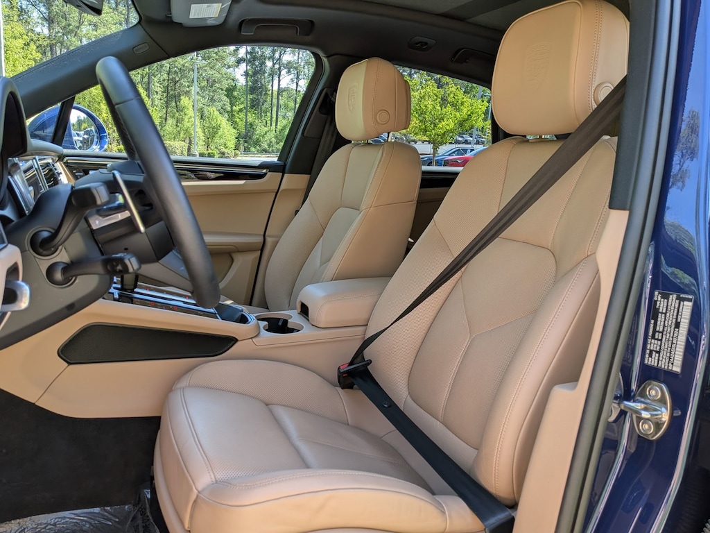 Certified 2025 Porsche Macan SUV