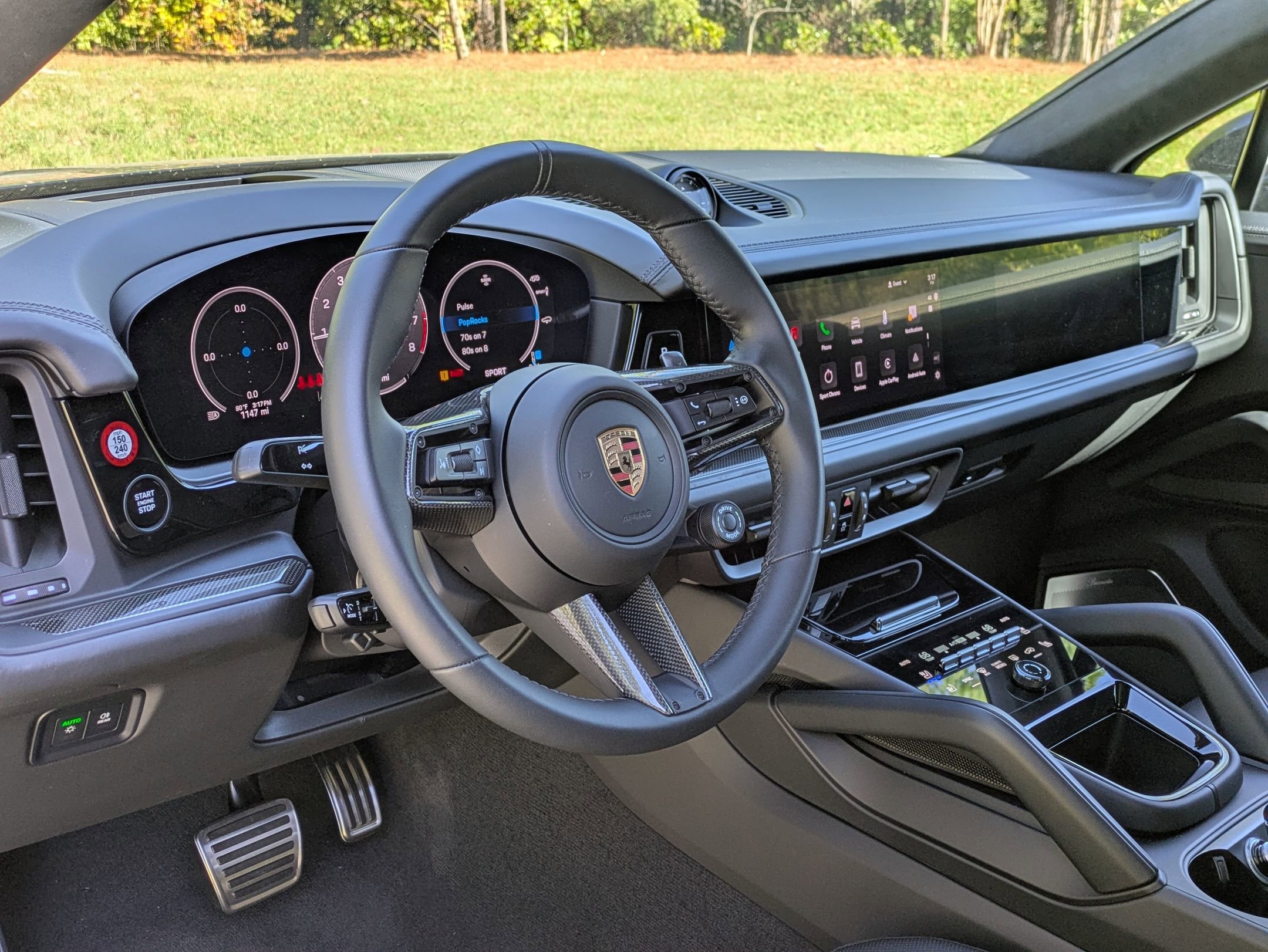 2025 Porsche Cayenne GTS Coupe photo 4