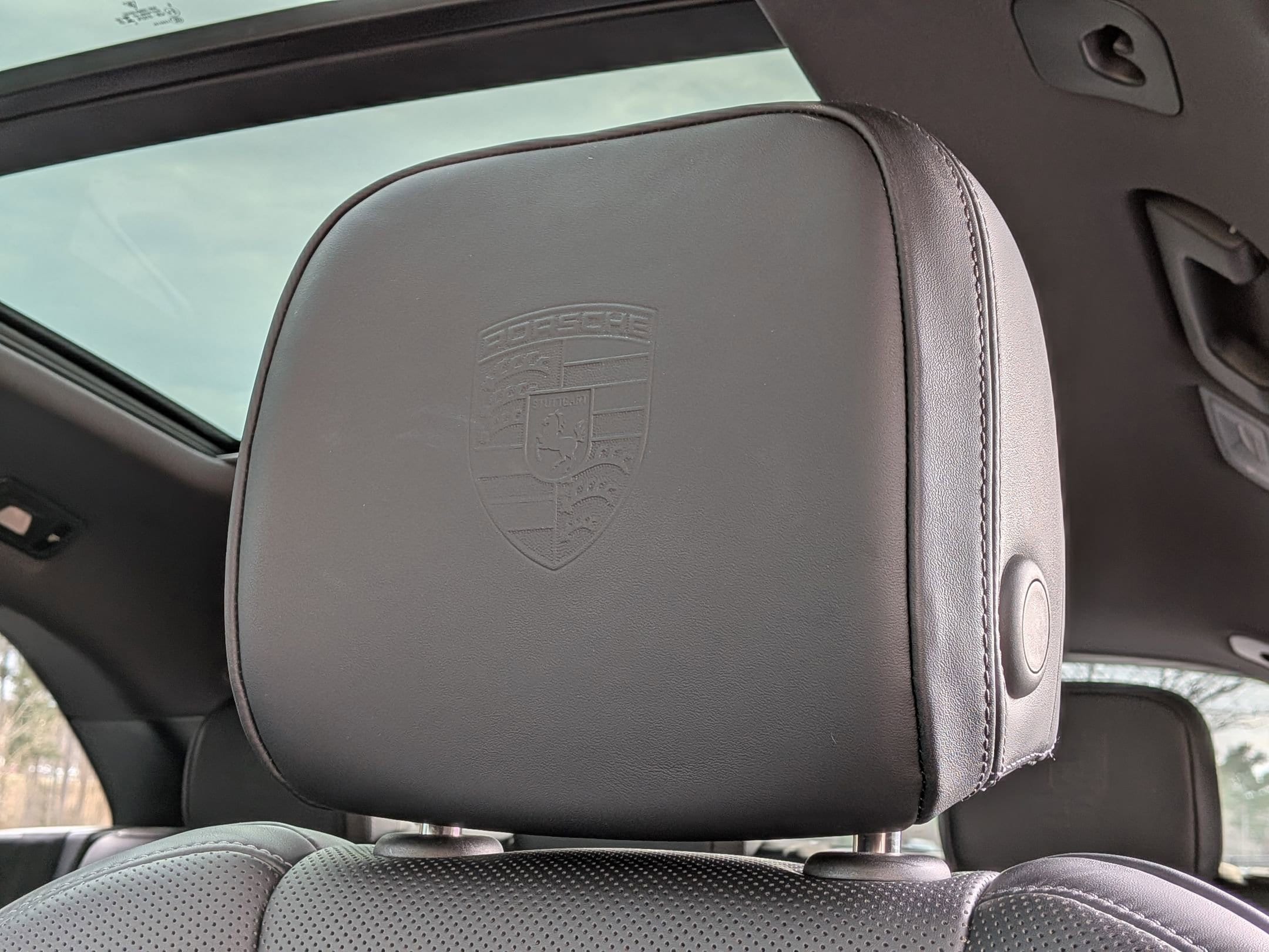 2025 Porsche Macan photo 5