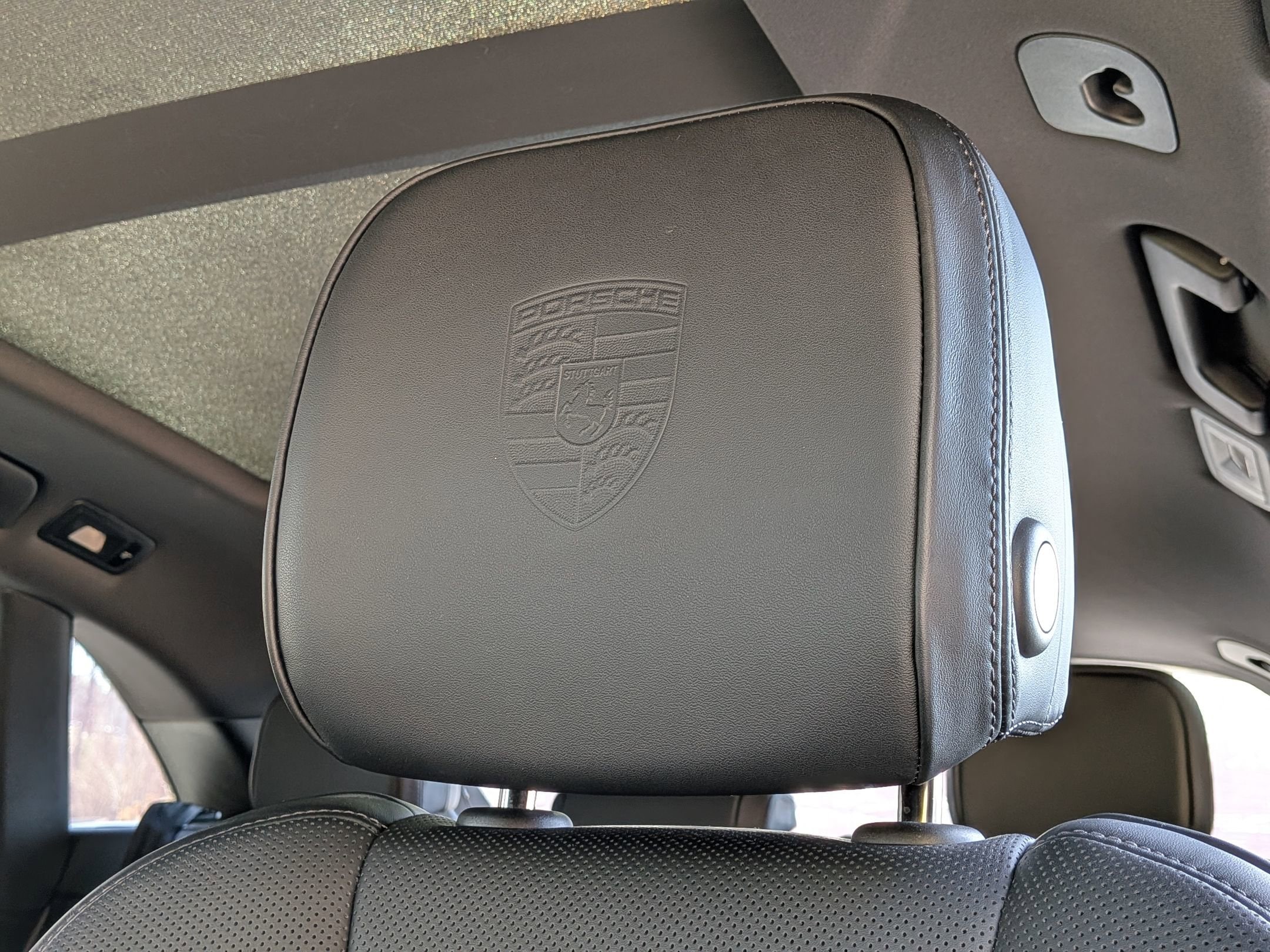 2025 Porsche Macan S photo 5