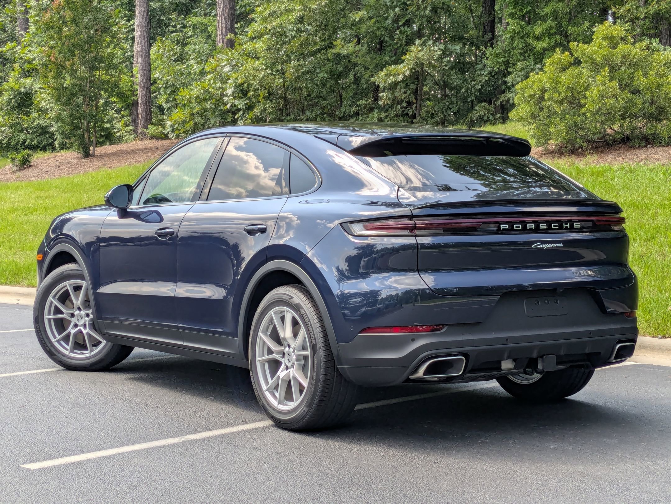 2025 Porsche Cayenne Coupe photo 2