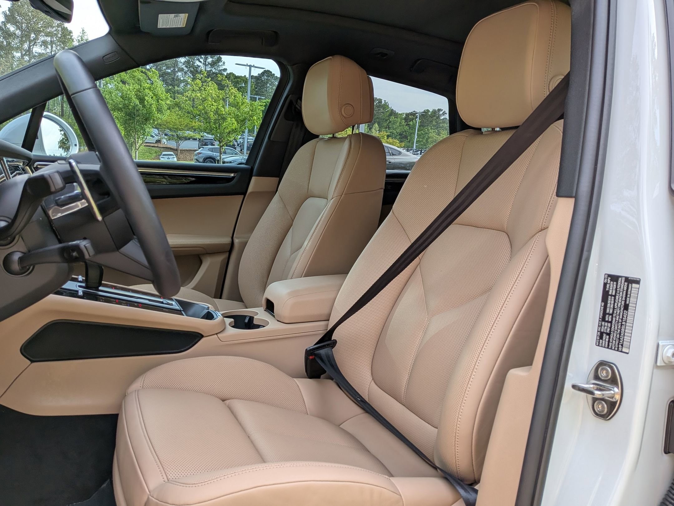 2025 Porsche Macan photo 4