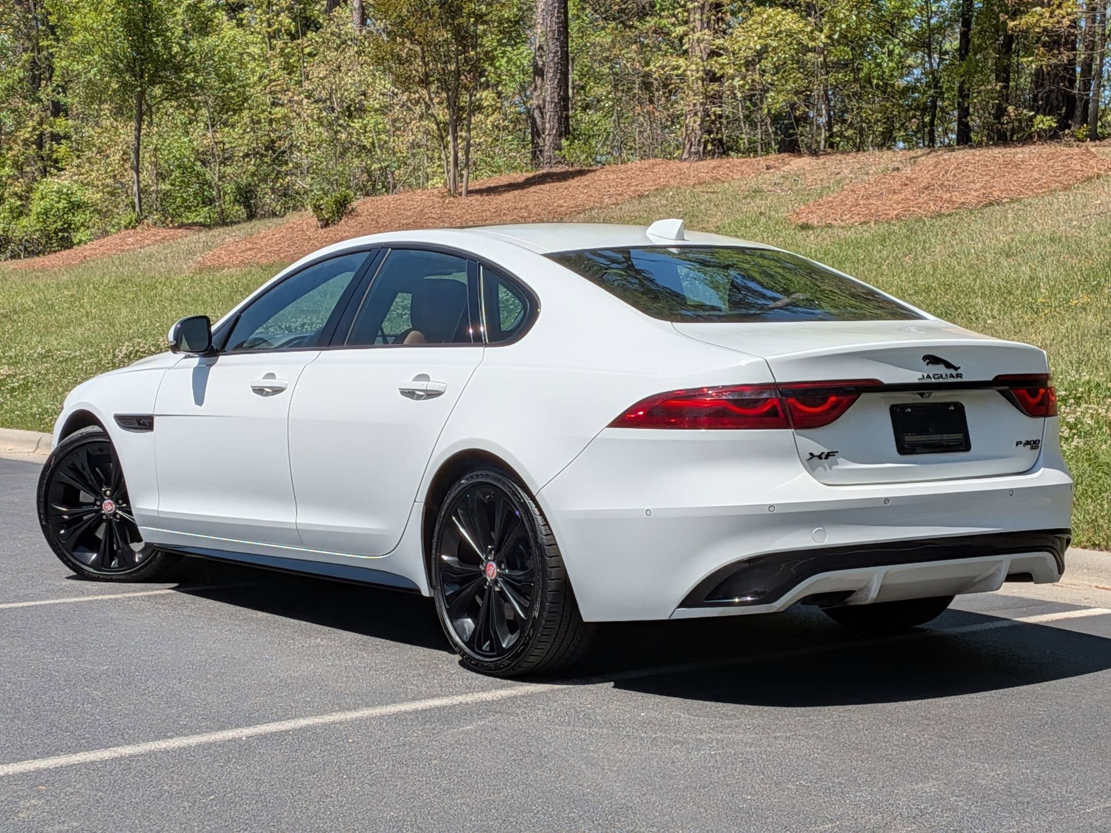 2021 Jaguar XF R-Dynamic SE photo 2