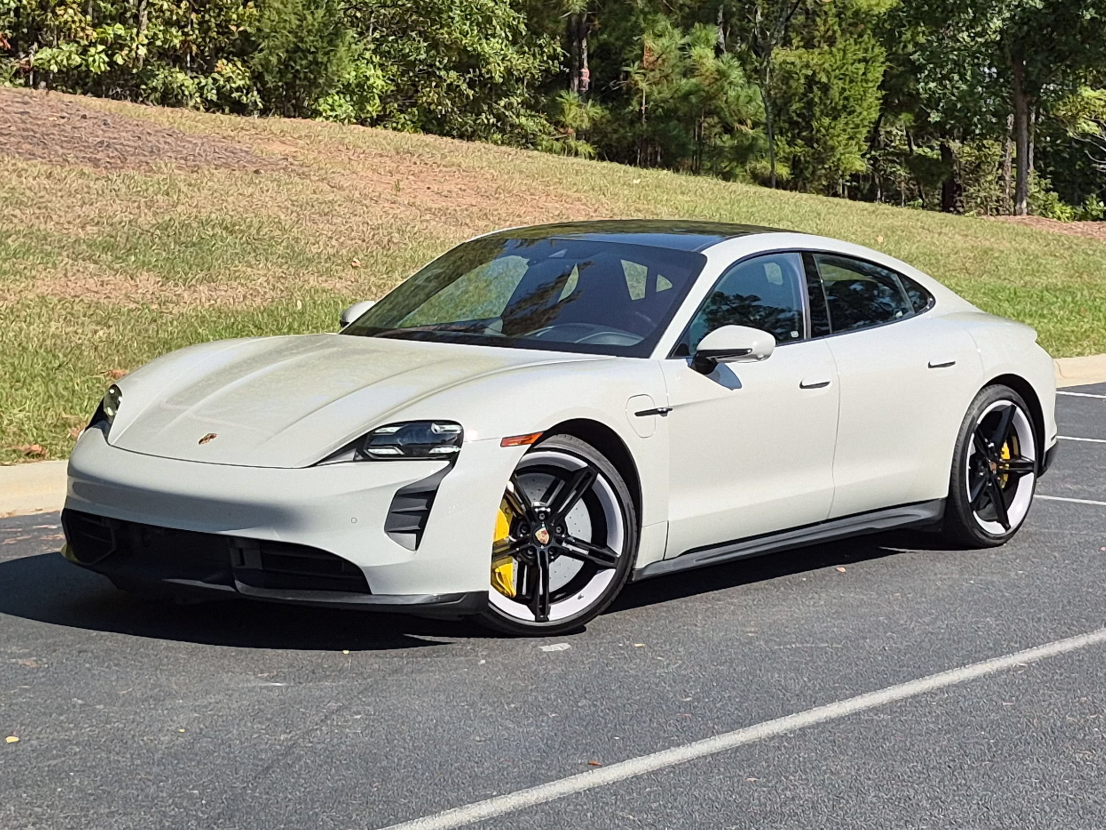  Porsche Taycan