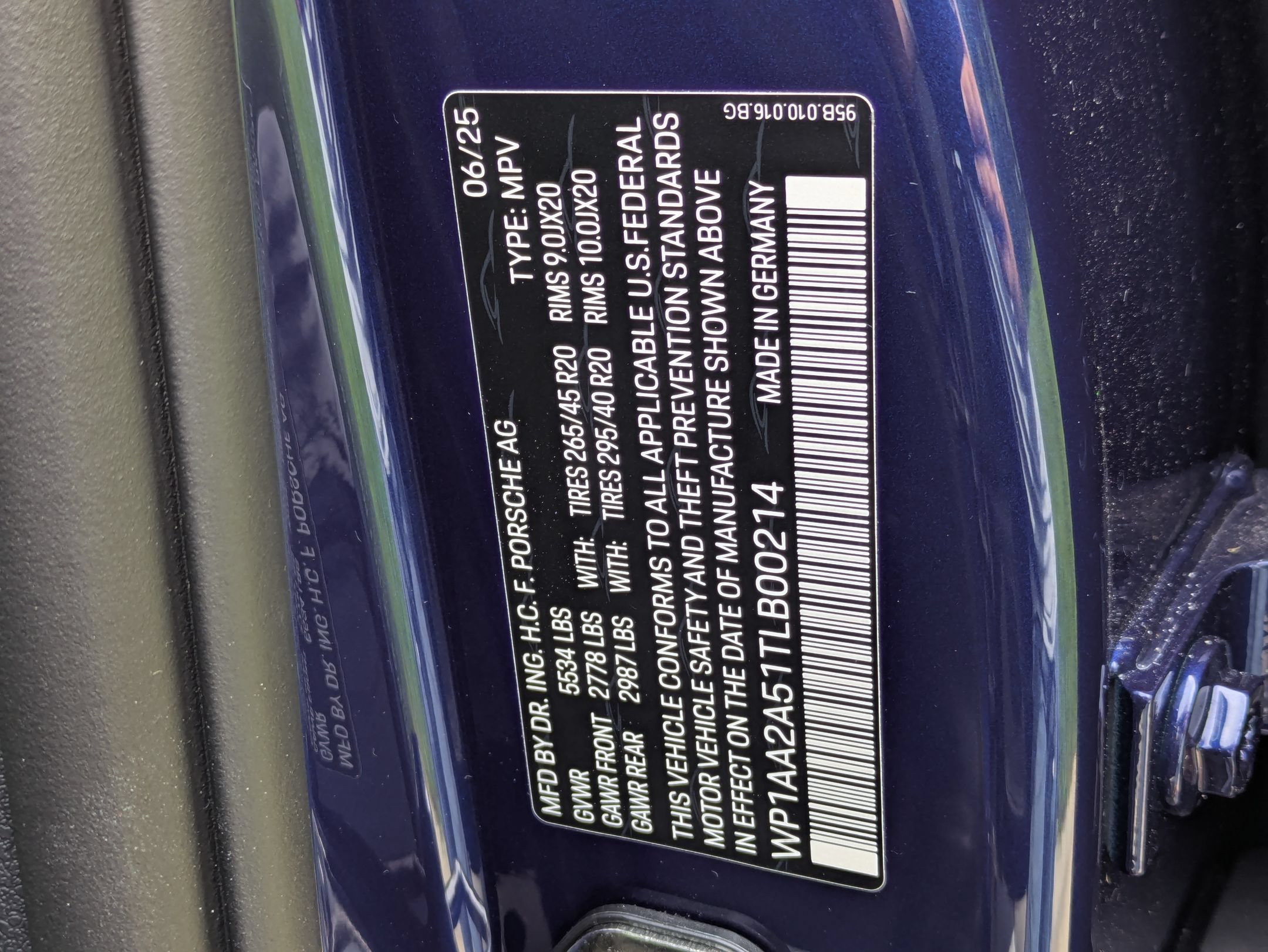 2026 Porsche Macan T - Photo 38