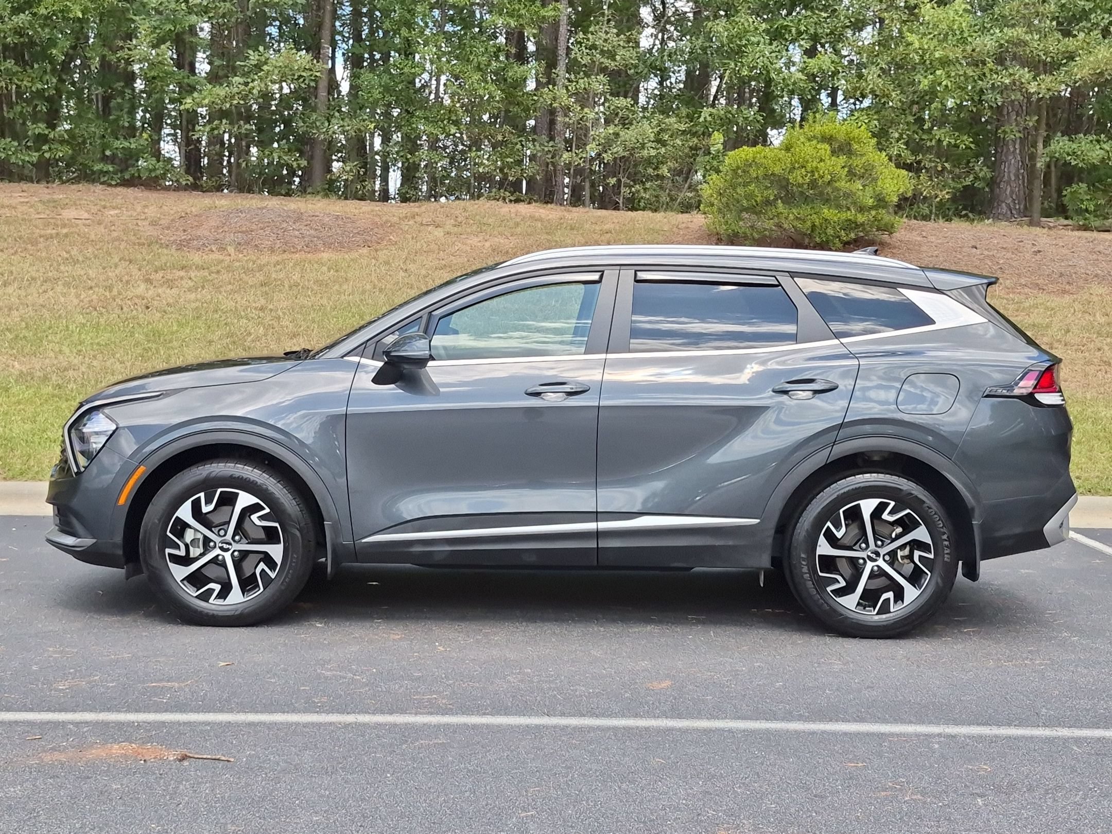 2023 Kia Sportage Hybrid EX SUV