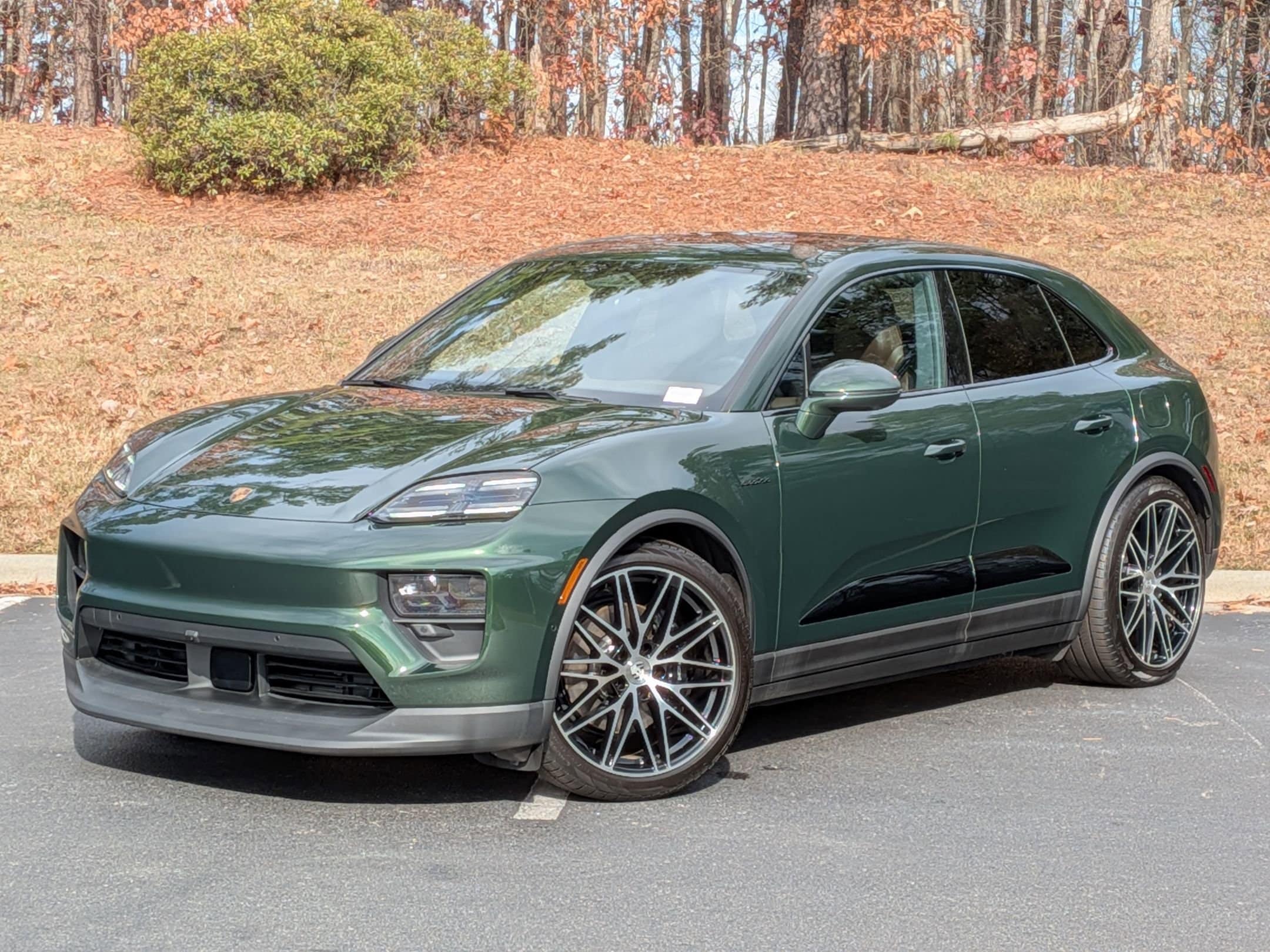 2025 Porsche Macan S's photo