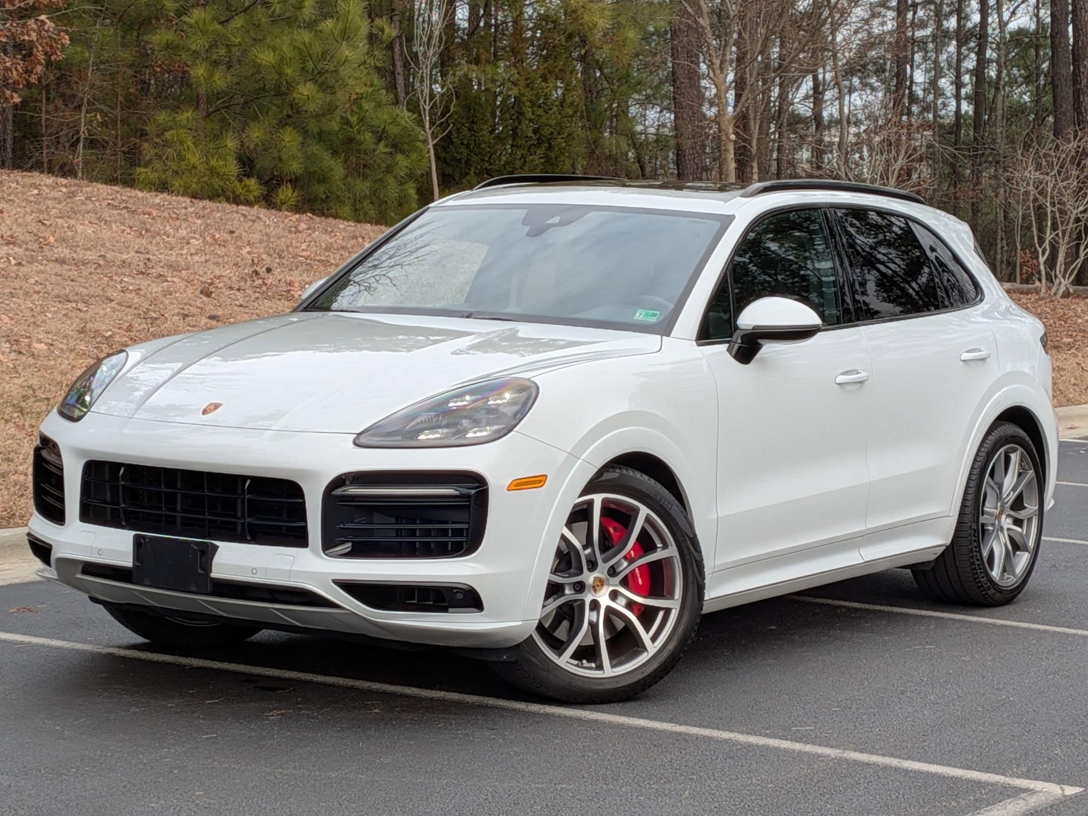 2022 Porsche Cayenne GTS's photo
