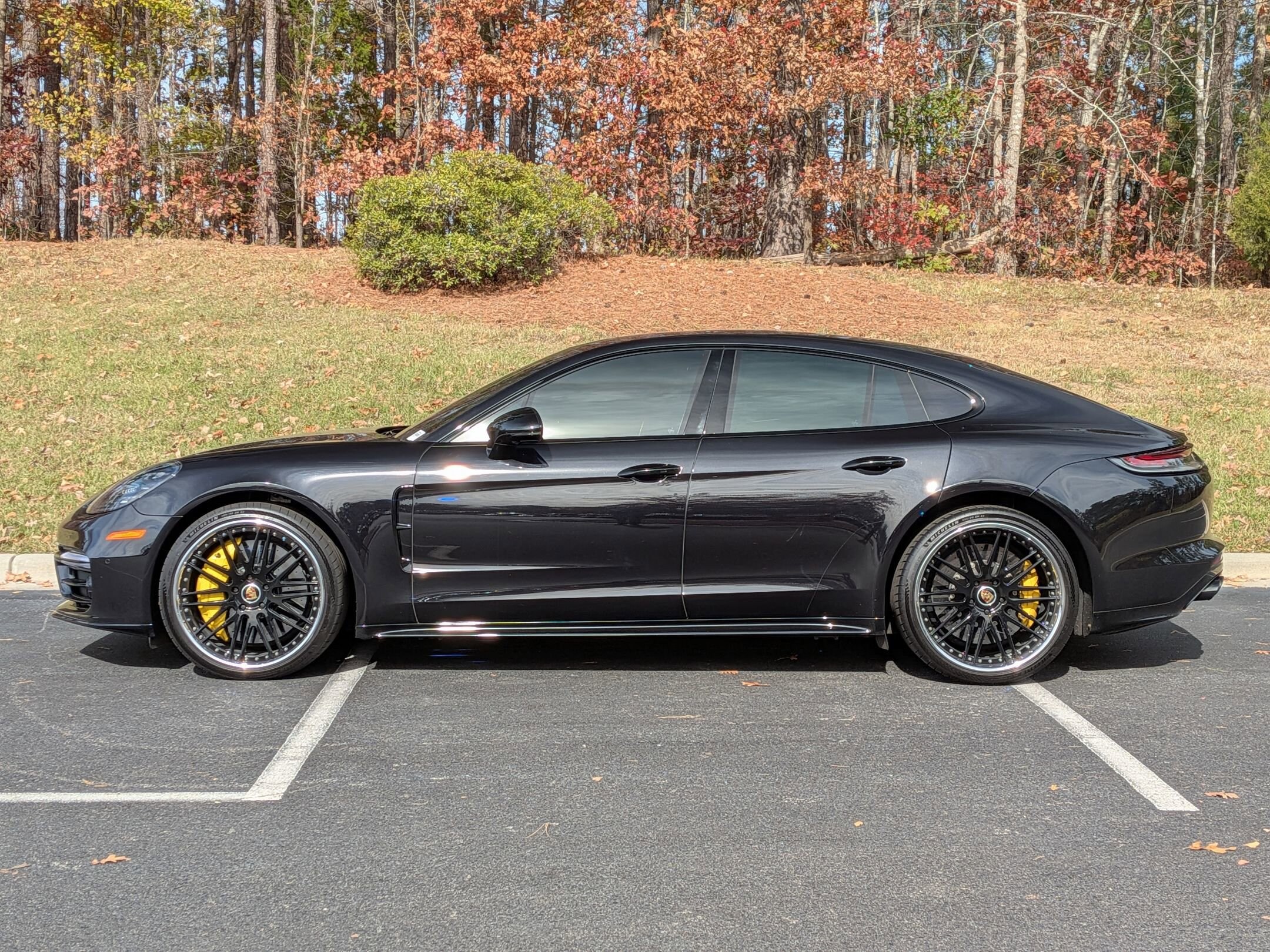 2022 Porsche Panamera Turbo S photo 2