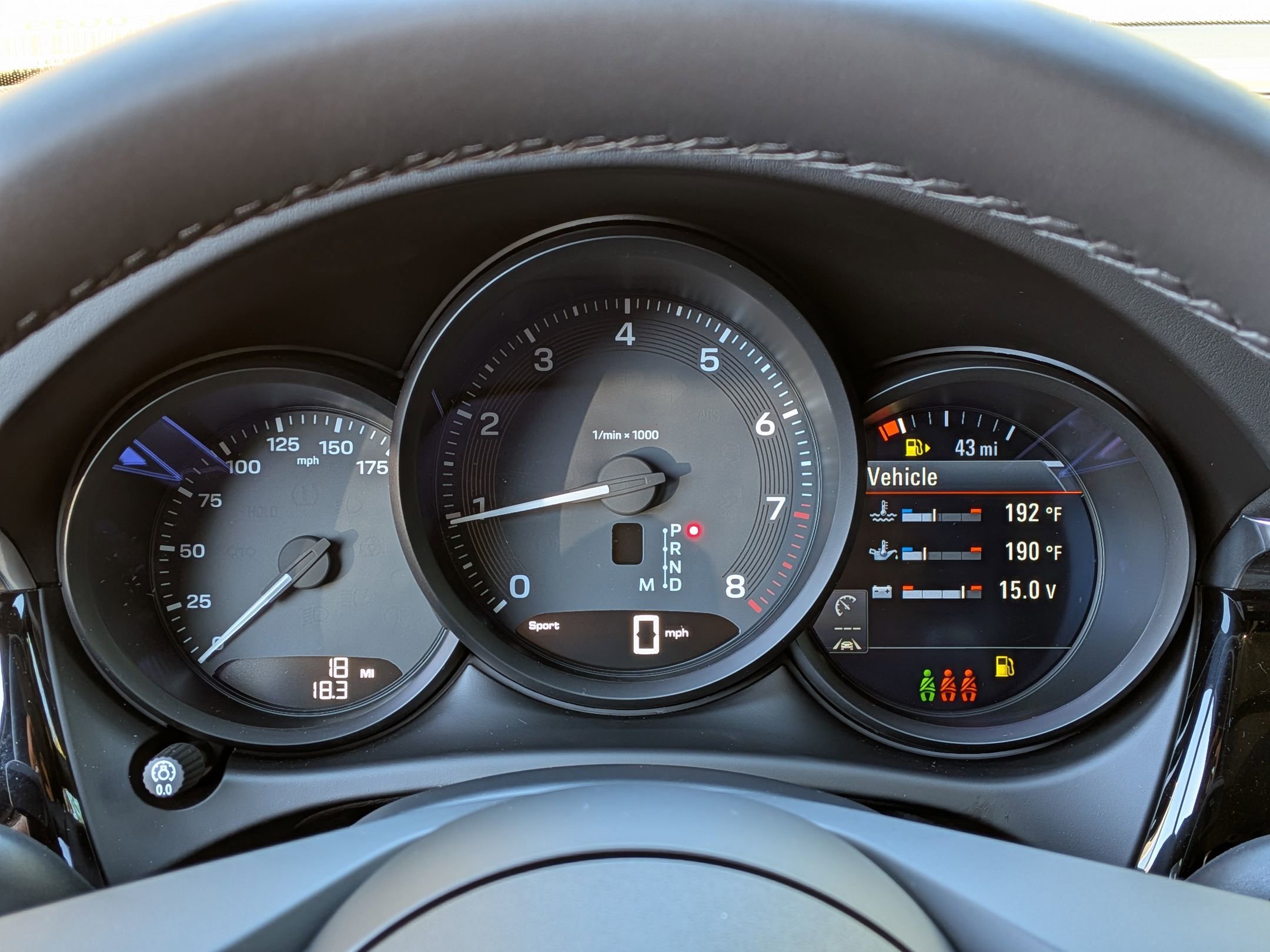 2026 Porsche Macan T - Photo 11