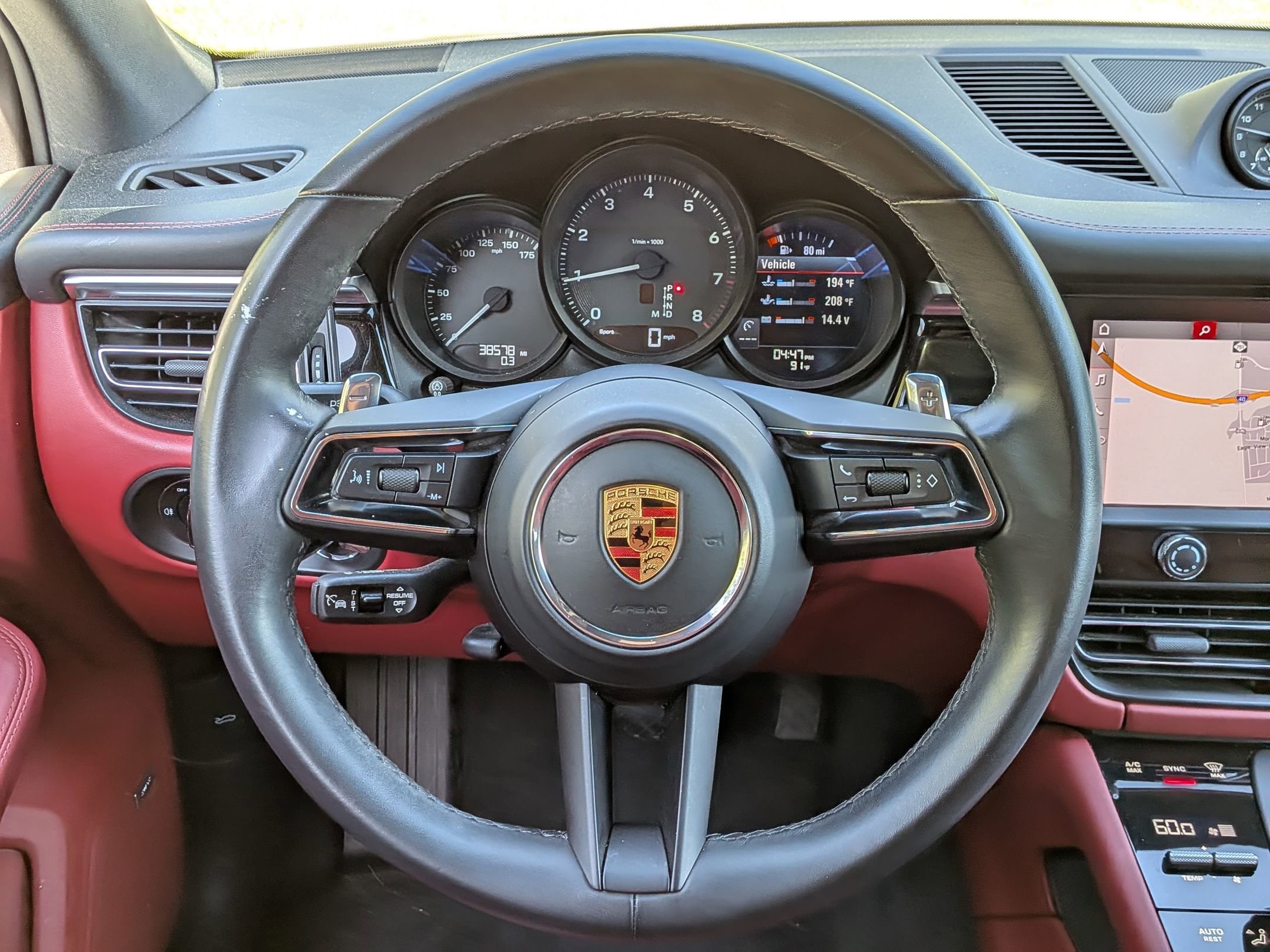 2023 Porsche Macan photo 6