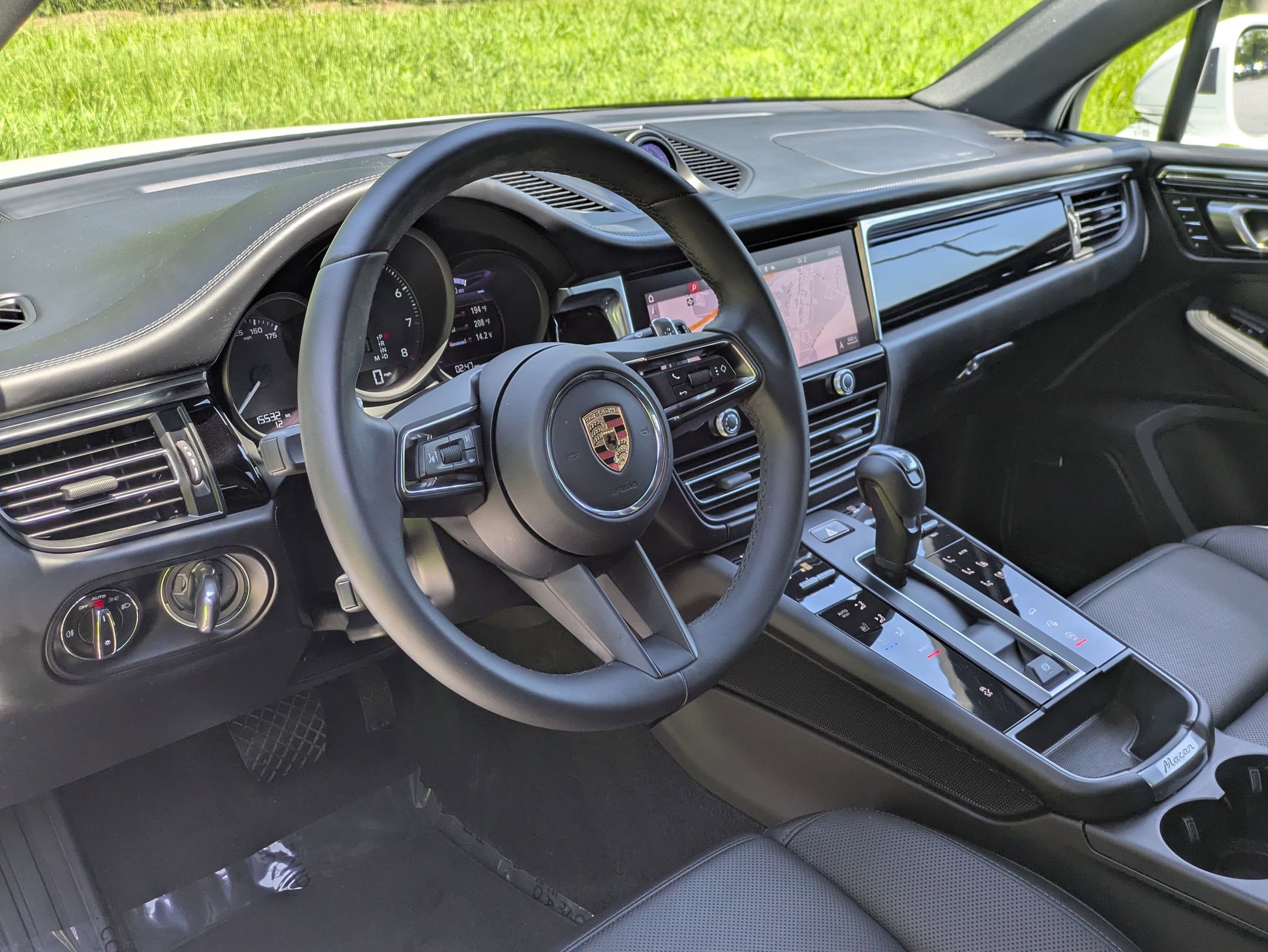 2024 Porsche Macan T photo 4