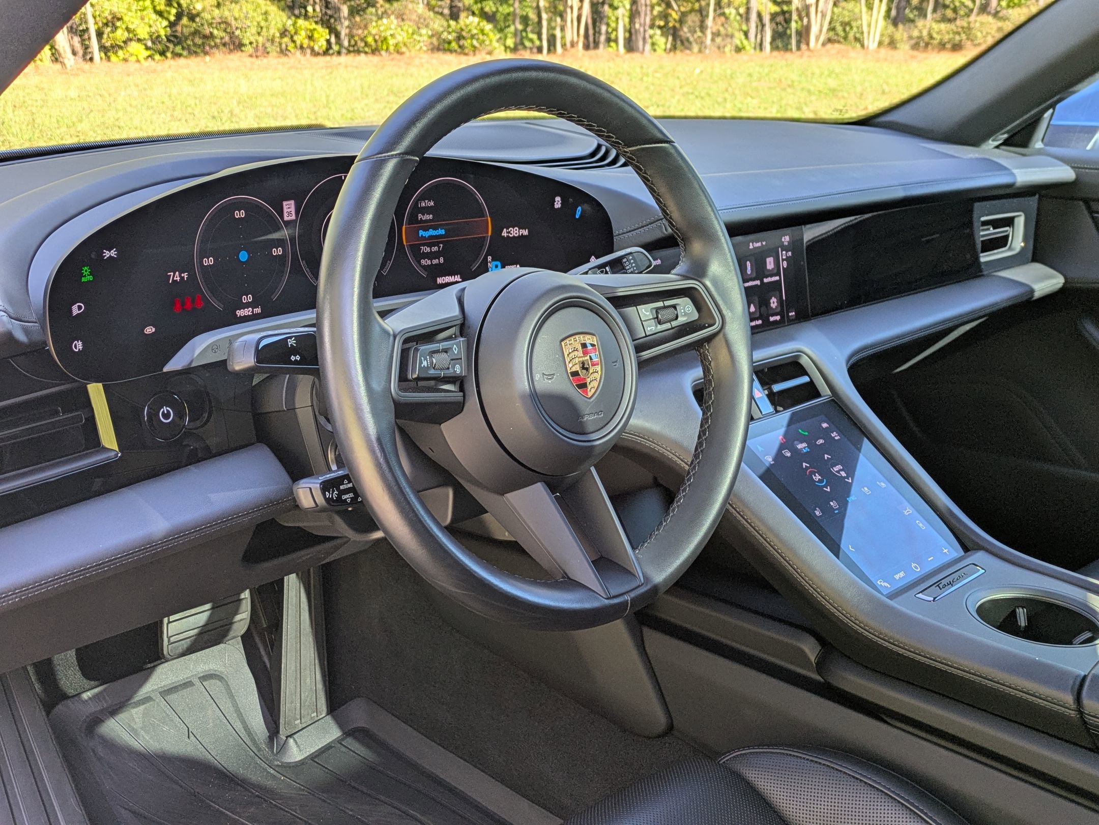 2023 Porsche Taycan photo 4