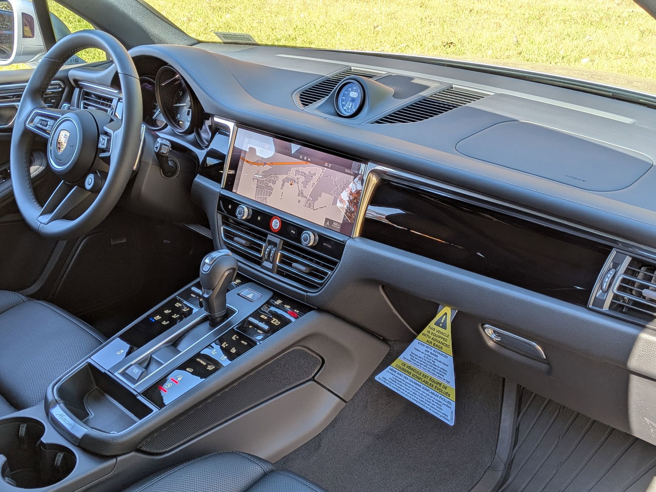 2026 Porsche Macan T - Photo 27