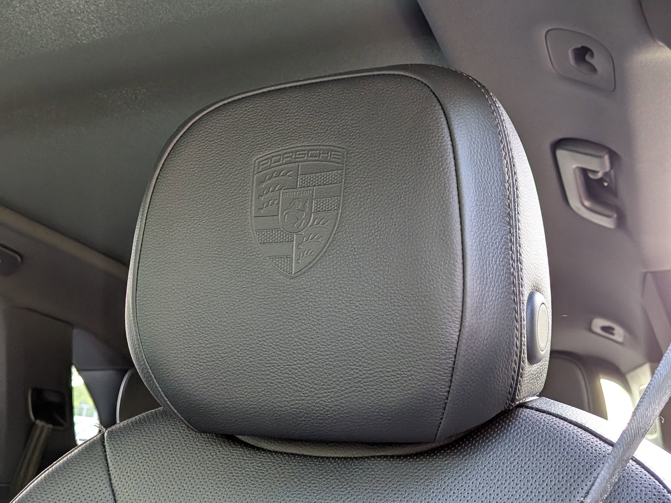 2025 Porsche Cayenne photo 5