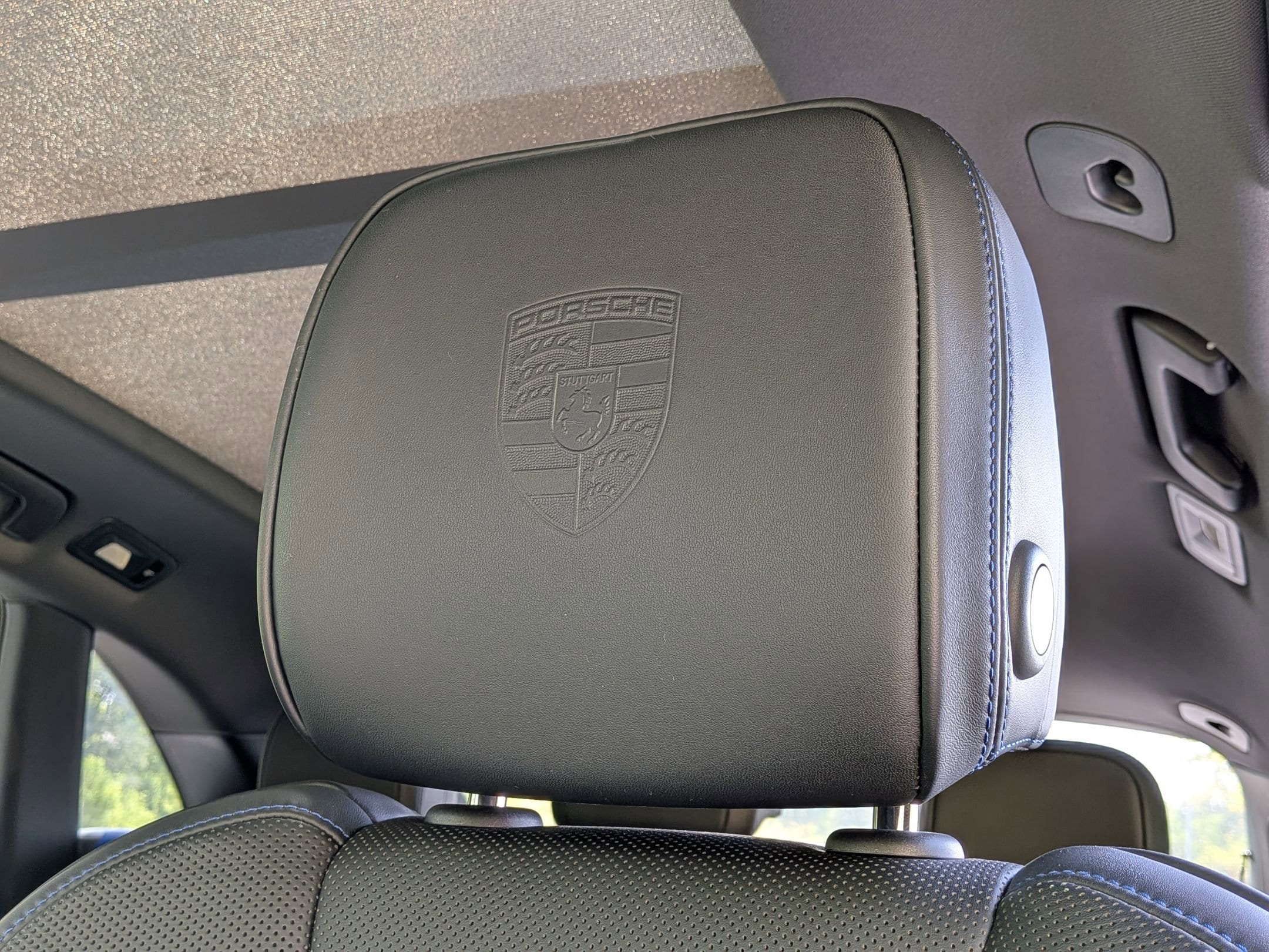 2025 Porsche Macan T photo 5