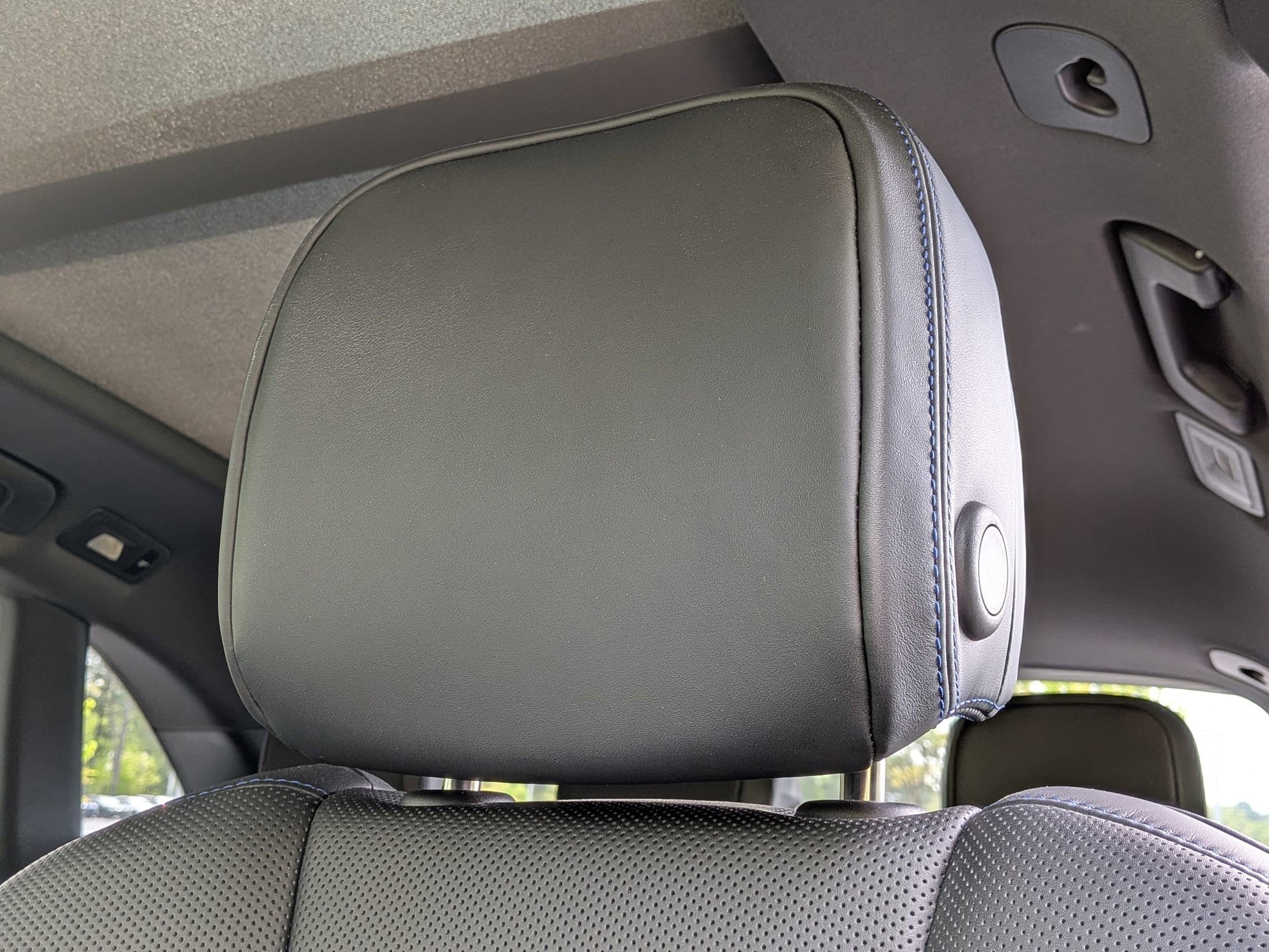 2026 Porsche Macan S photo 5