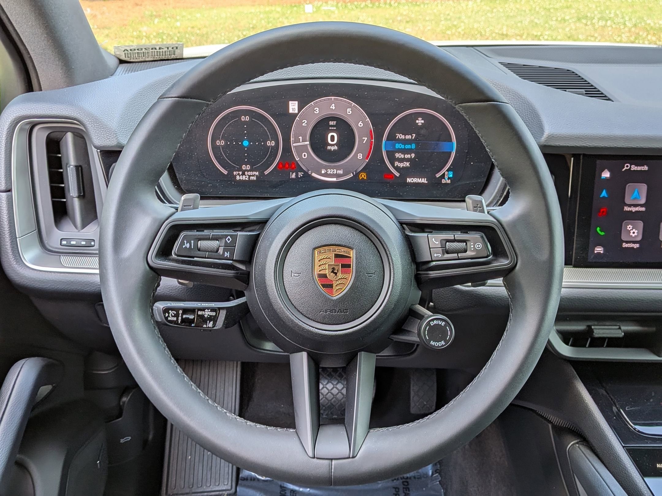 2025 Porsche Cayenne photo 6