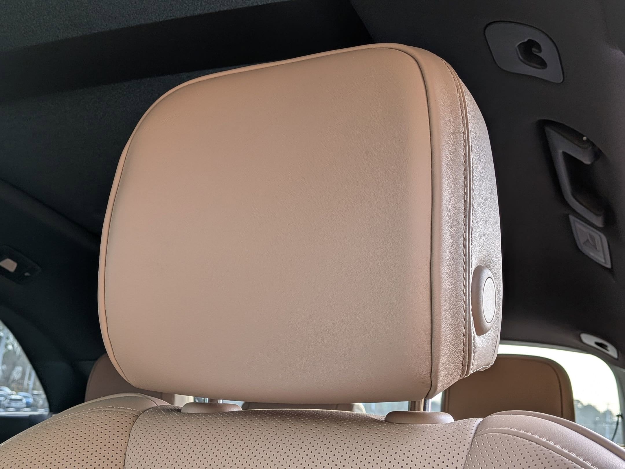 2025 Porsche Macan photo 5