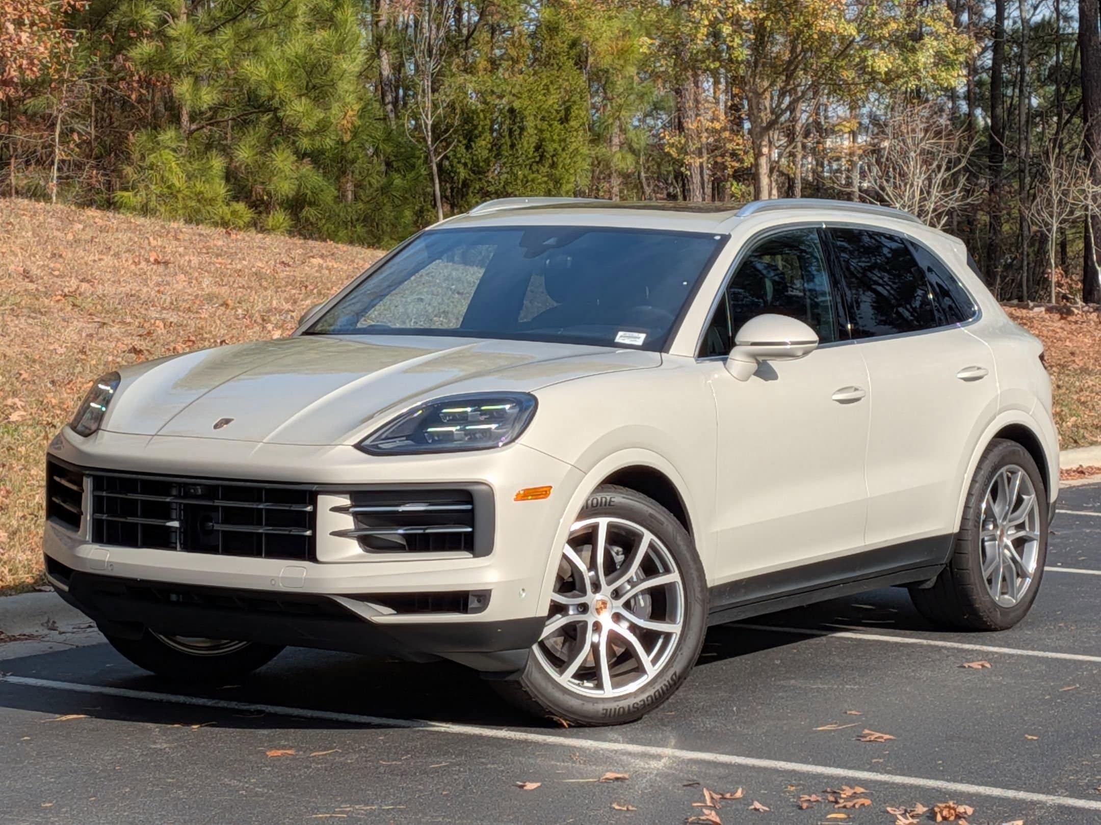 2025 Porsche Cayenne Base's photo