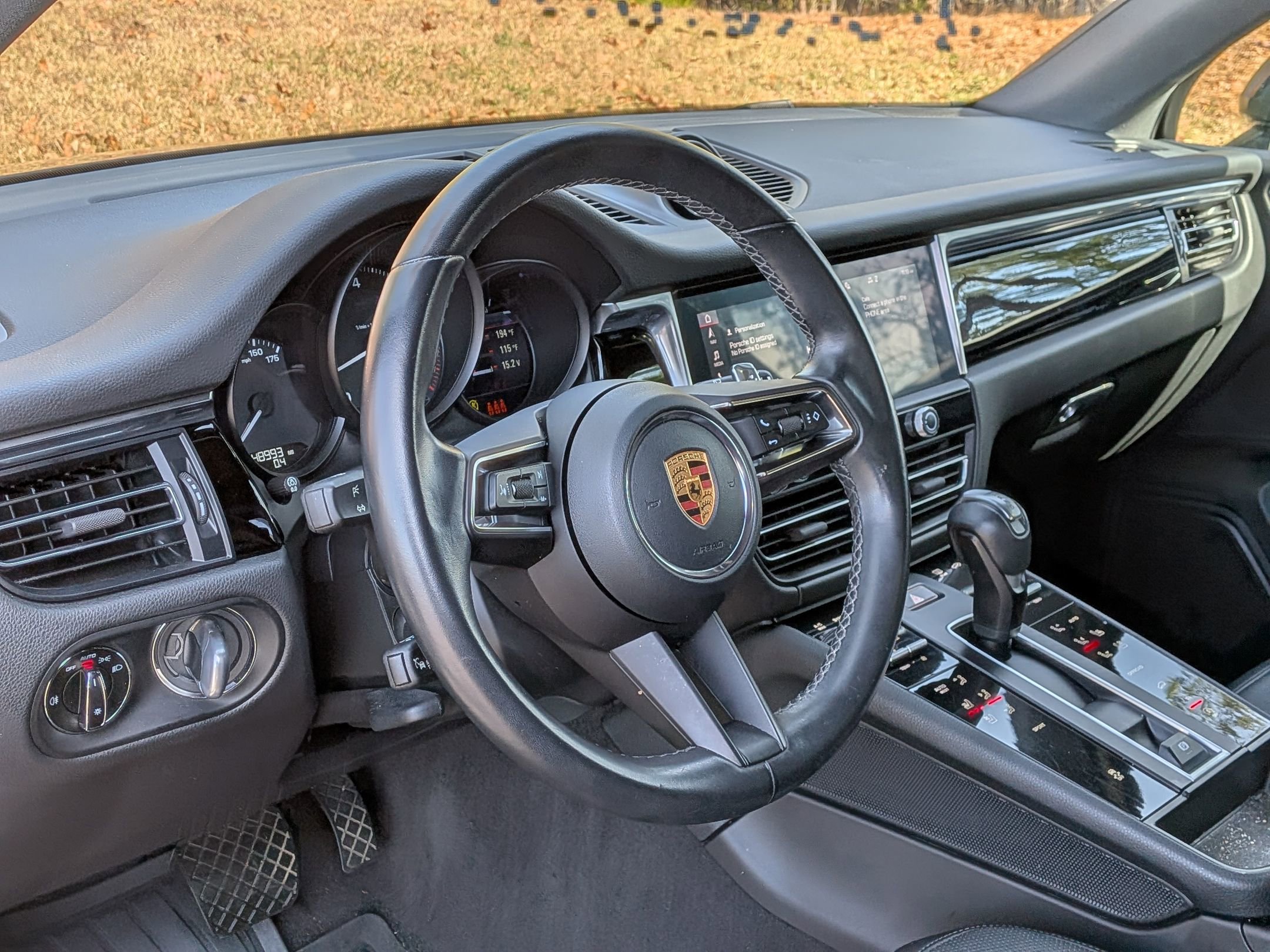 2023 Porsche Macan T photo 4