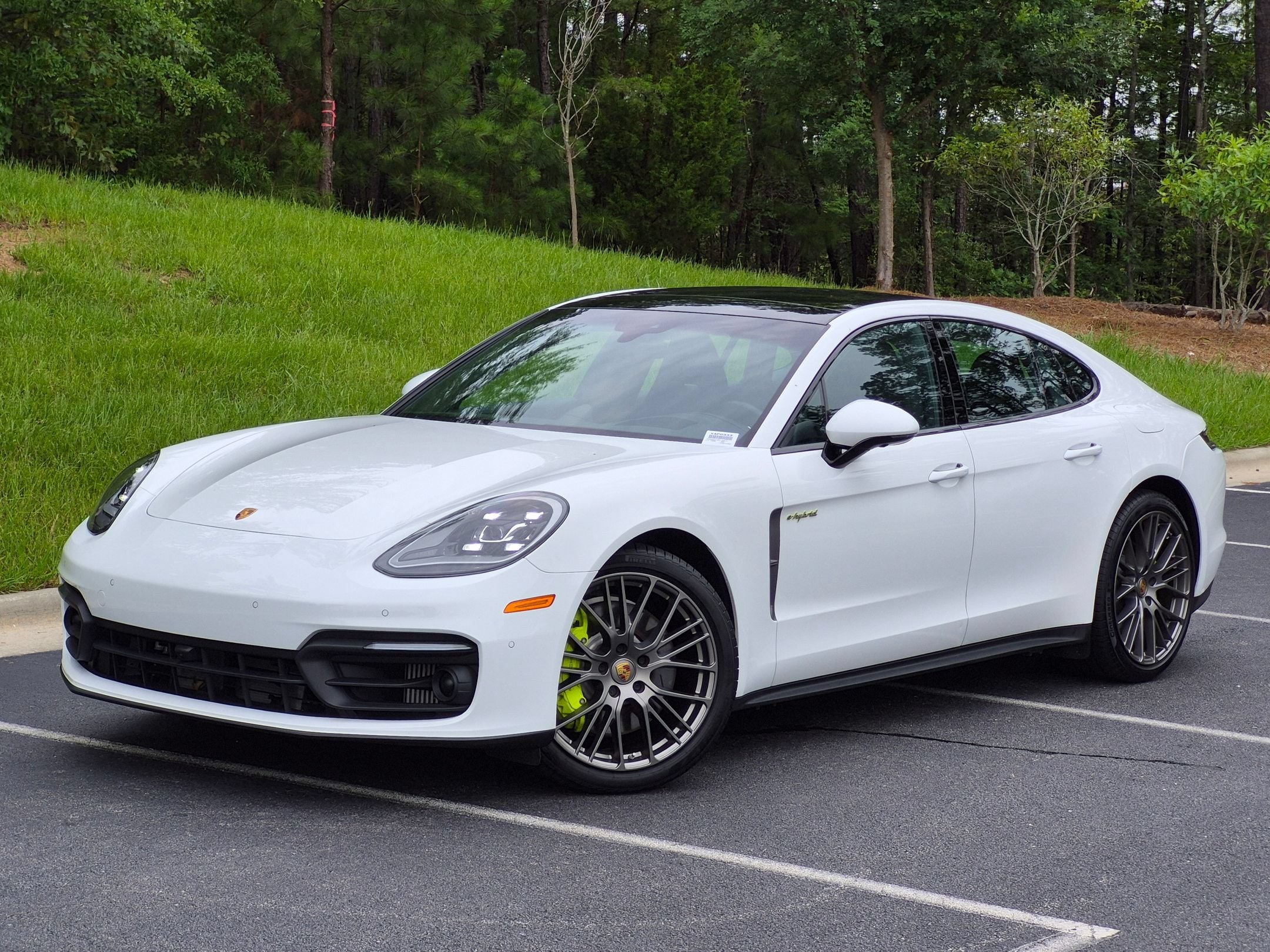 Porsche Panamera 4 E-Hybrid Platinum Edition