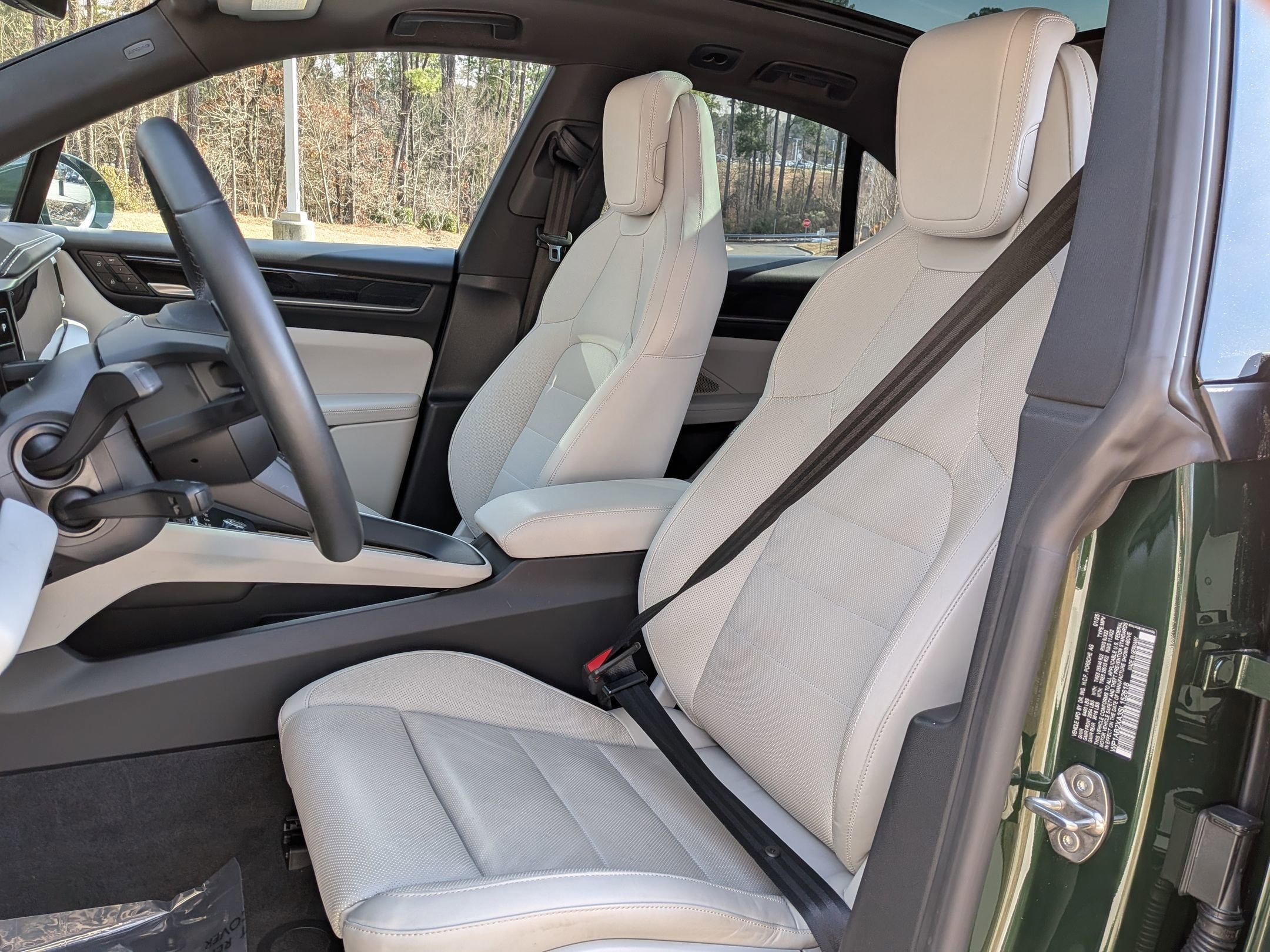 2025 Porsche Macan Electric 4S photo 4