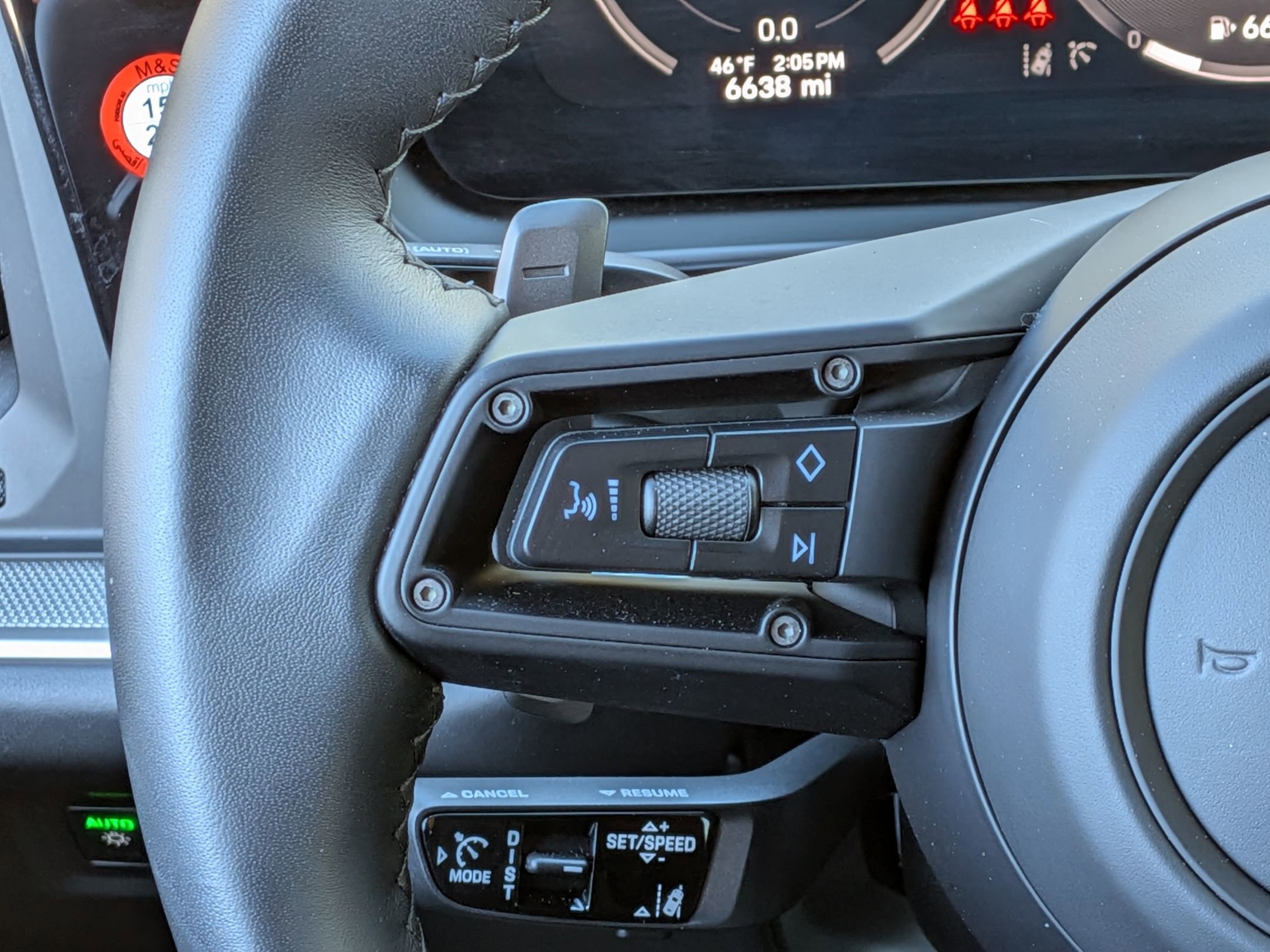 2025 Porsche Cayenne E-Hybrid photo 3