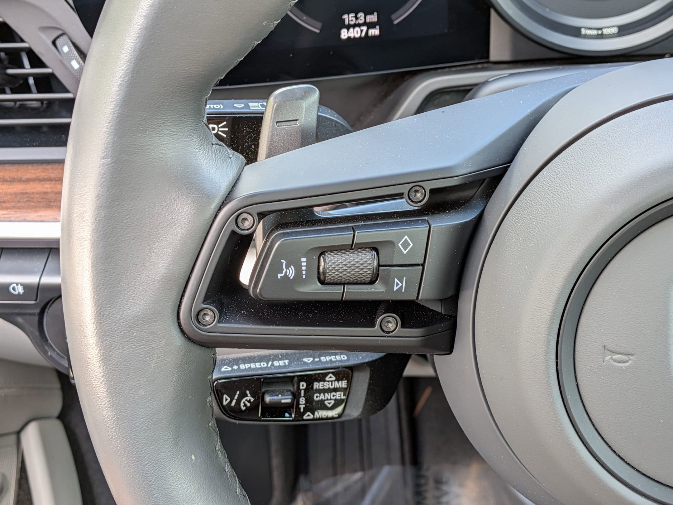 2023 Porsche 911 Targa 4S photo 3