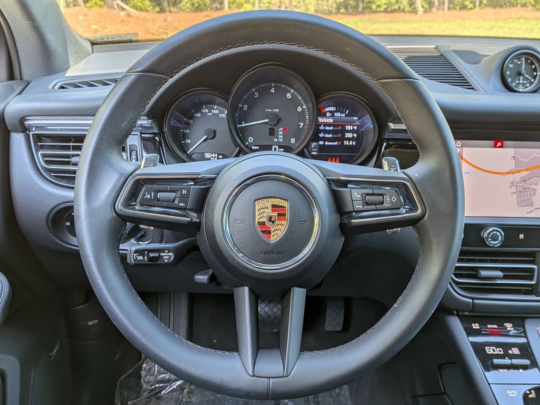 2025 Porsche Macan photo 6