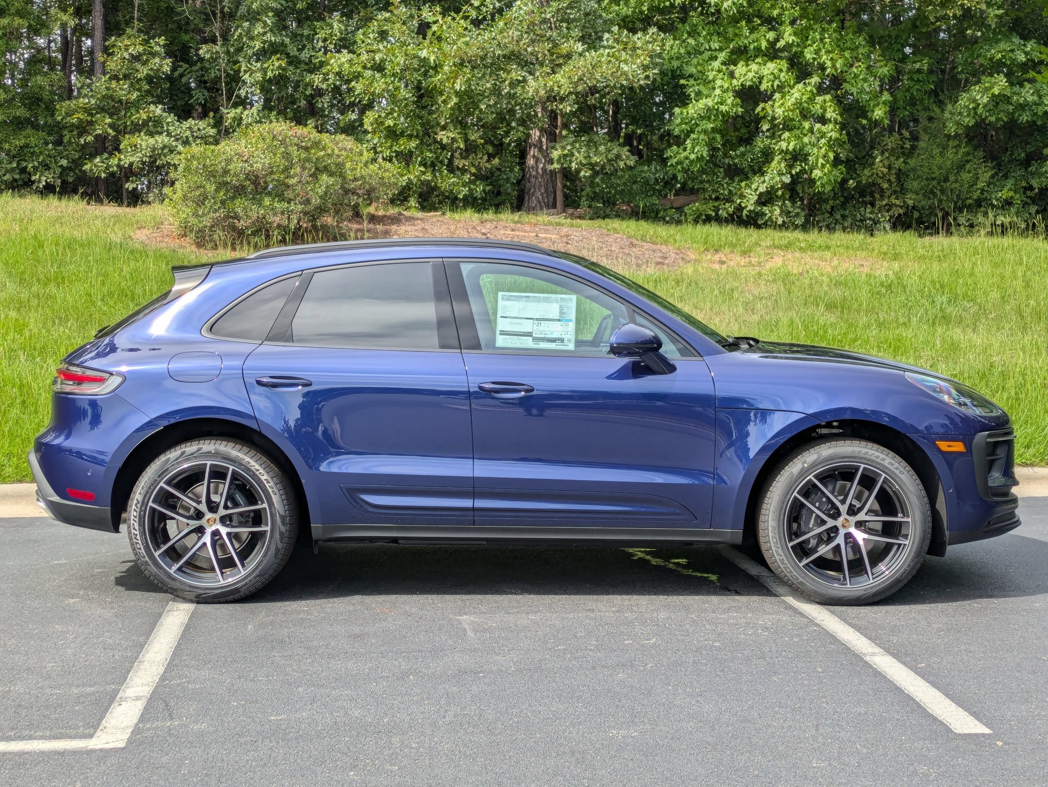 2026 Porsche Macan T - Photo 31