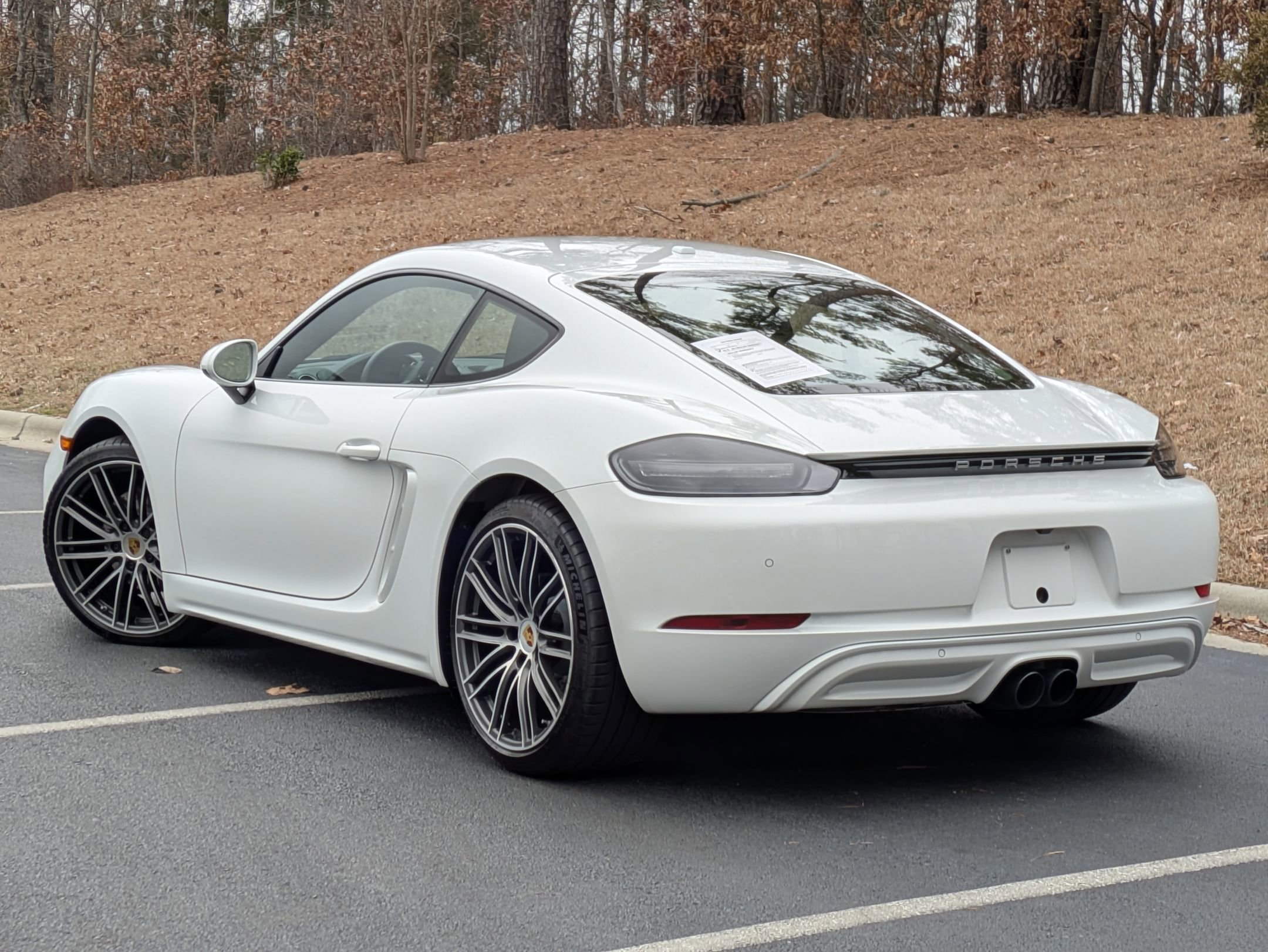 2024 Porsche Cayman photo 3