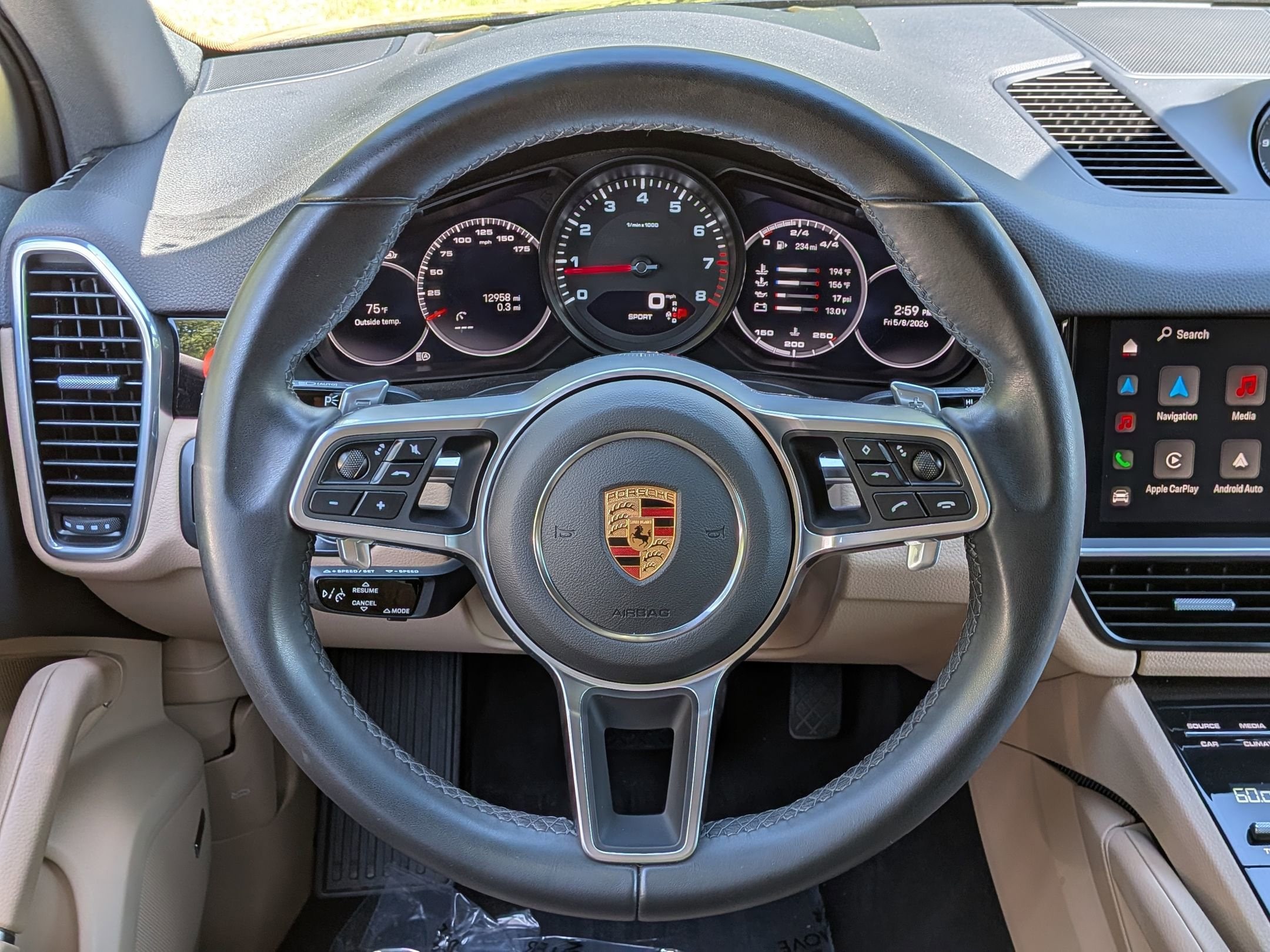 2022 Porsche Cayenne Platinum Edition photo 6