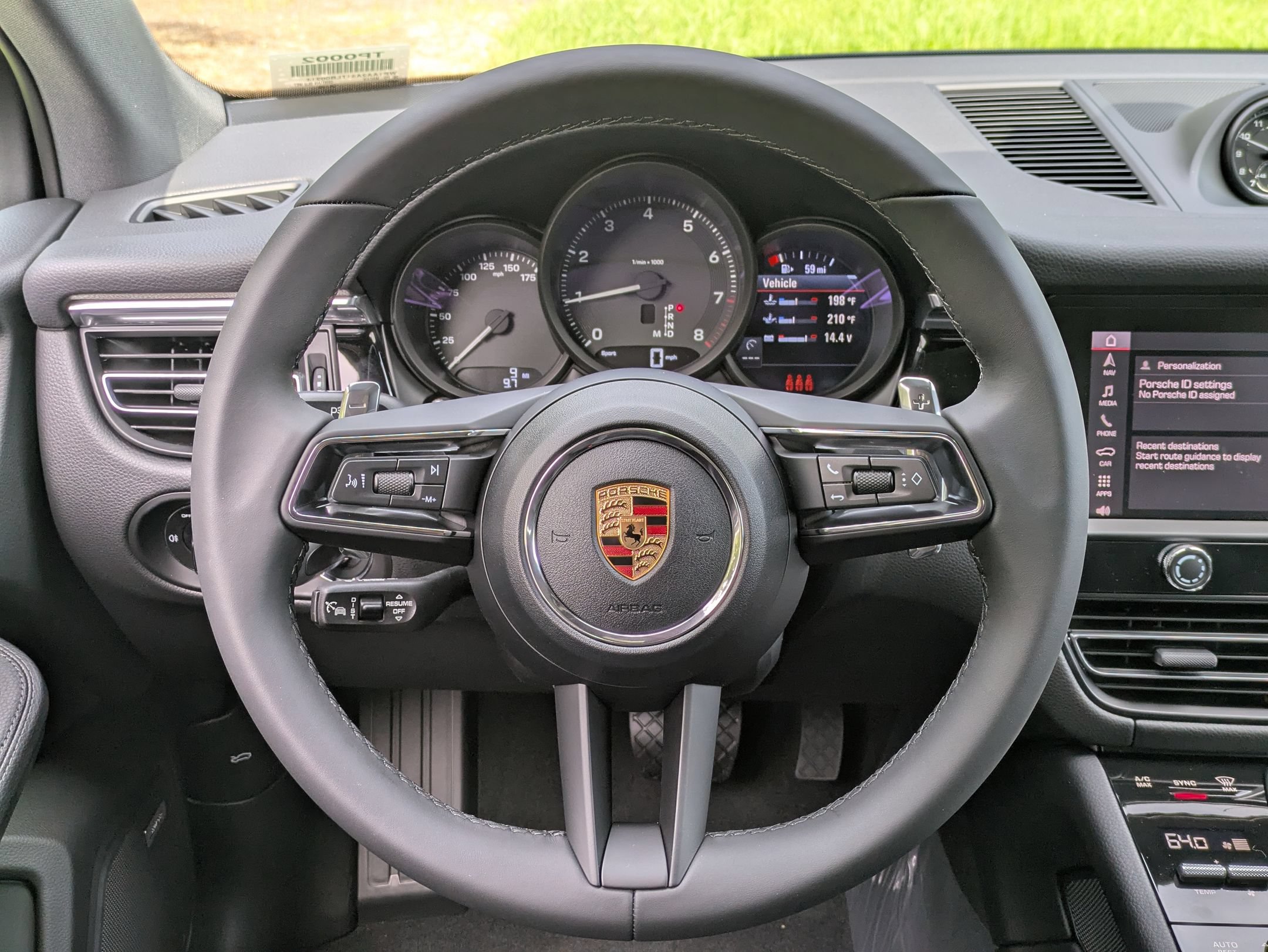 2026 Porsche Macan T - Photo 8