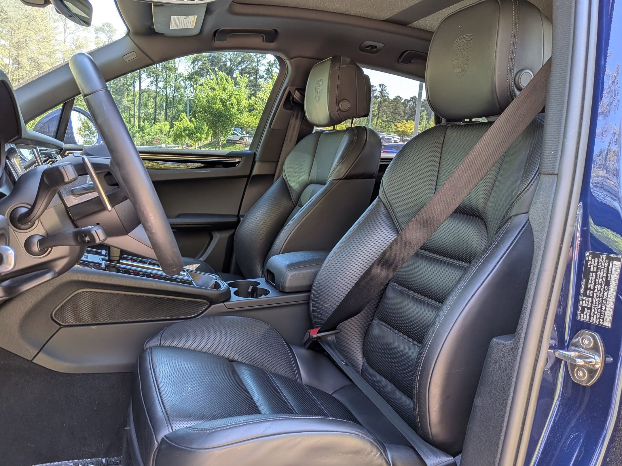 2025 Porsche Macan photo 4