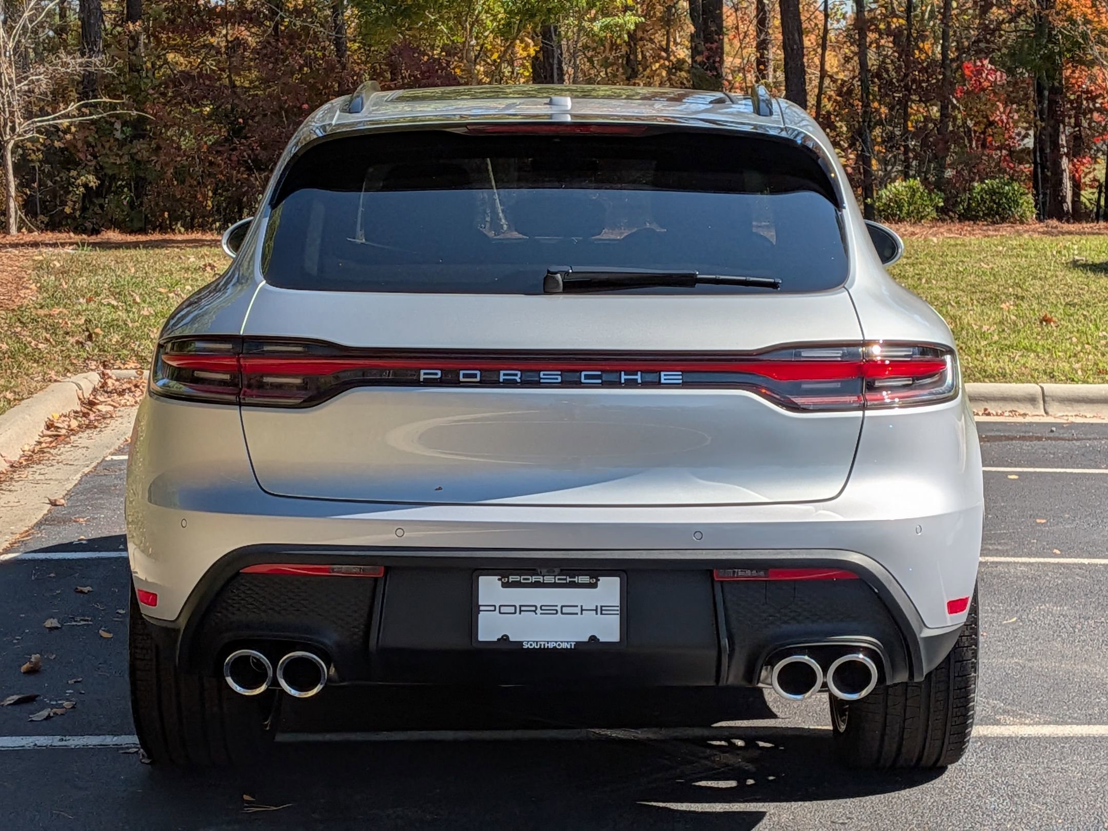 2026 Porsche Macan T - Photo 28