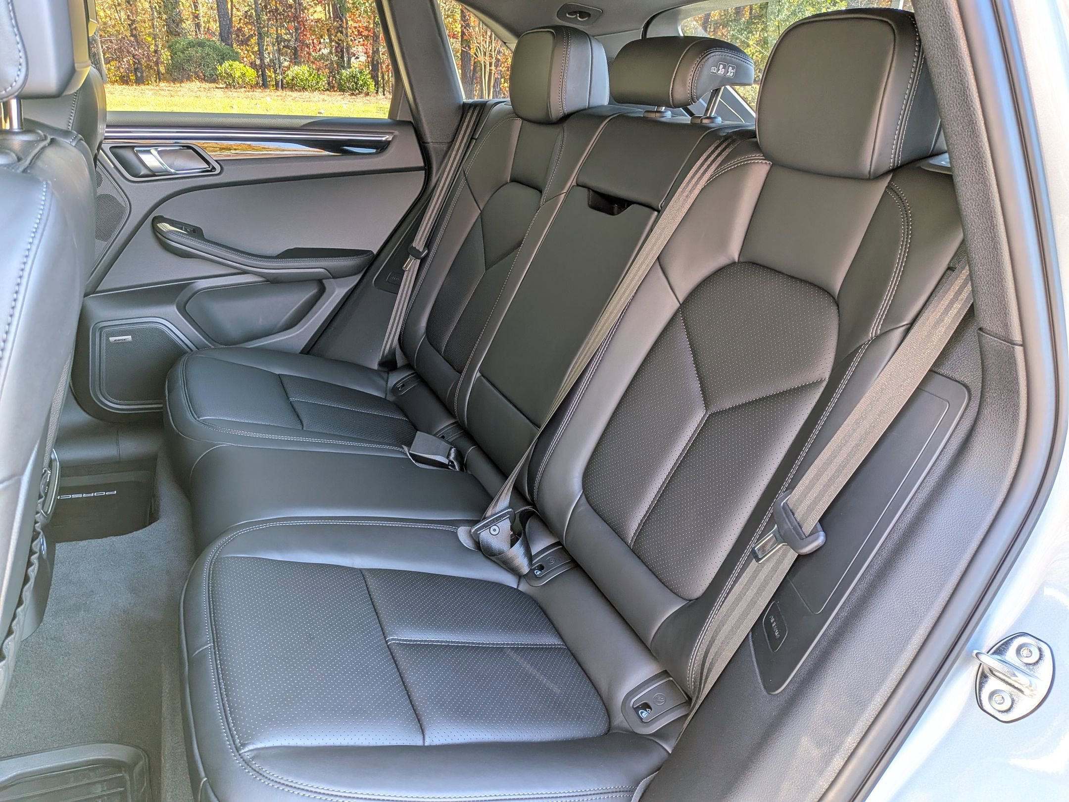2026 Porsche Macan T - Photo 25