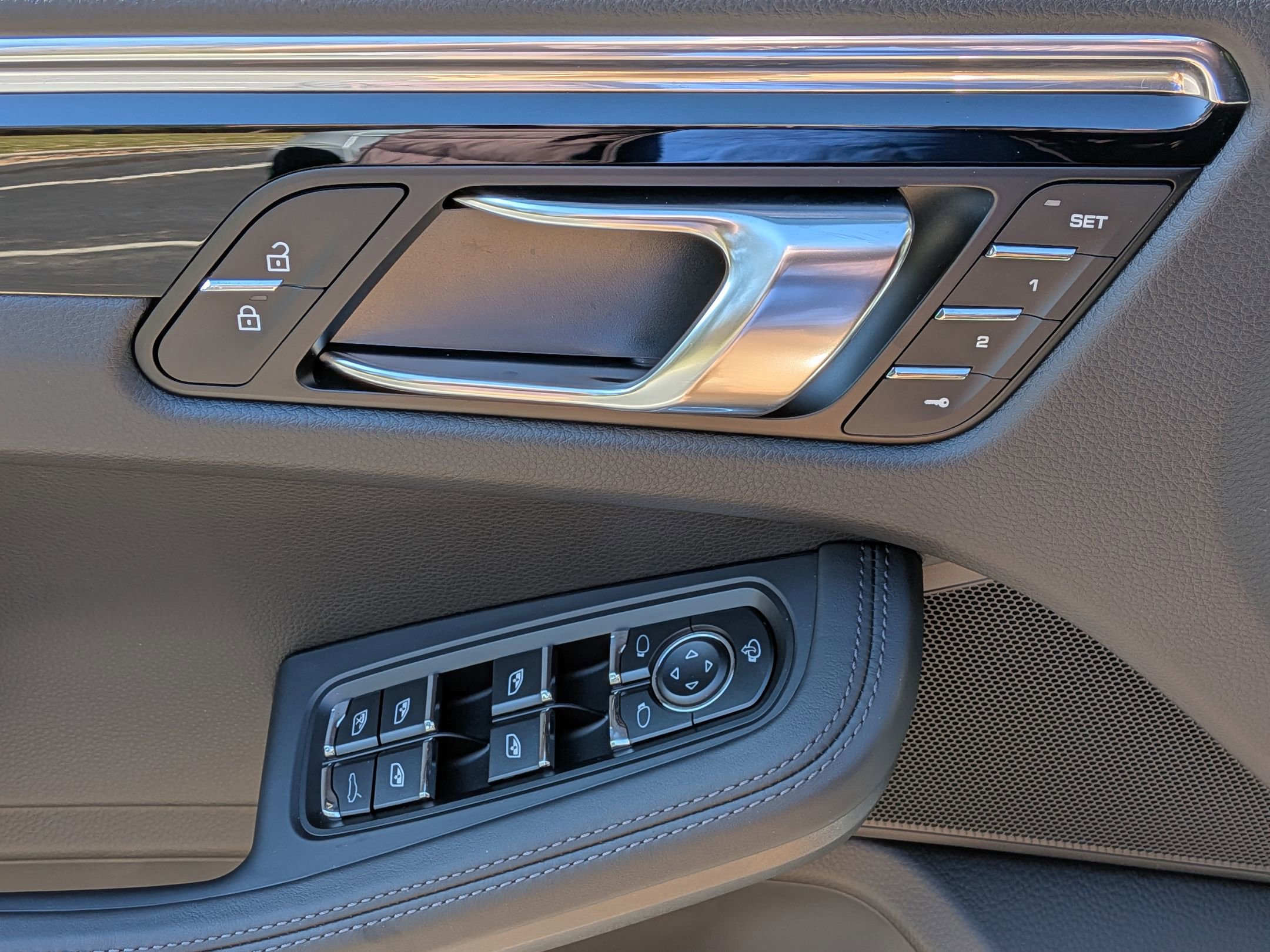 2026 Porsche Macan T - Photo 23