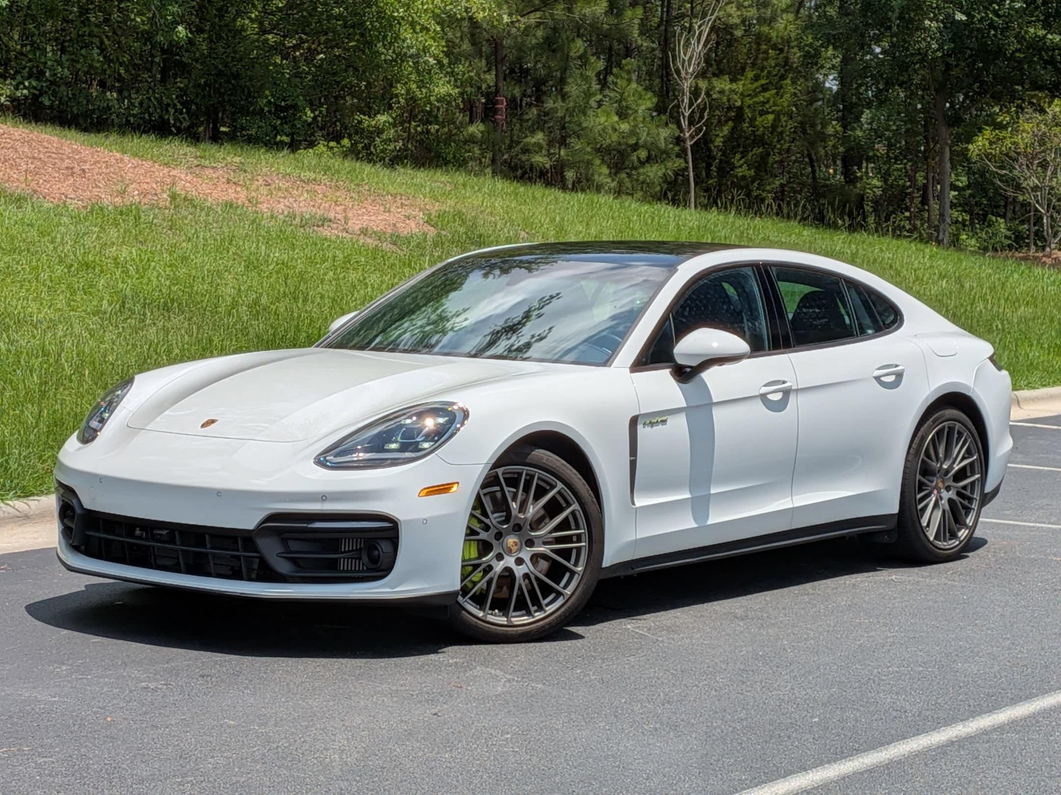 Porsche Panamera 4 E-Hybrid Platinum Edition