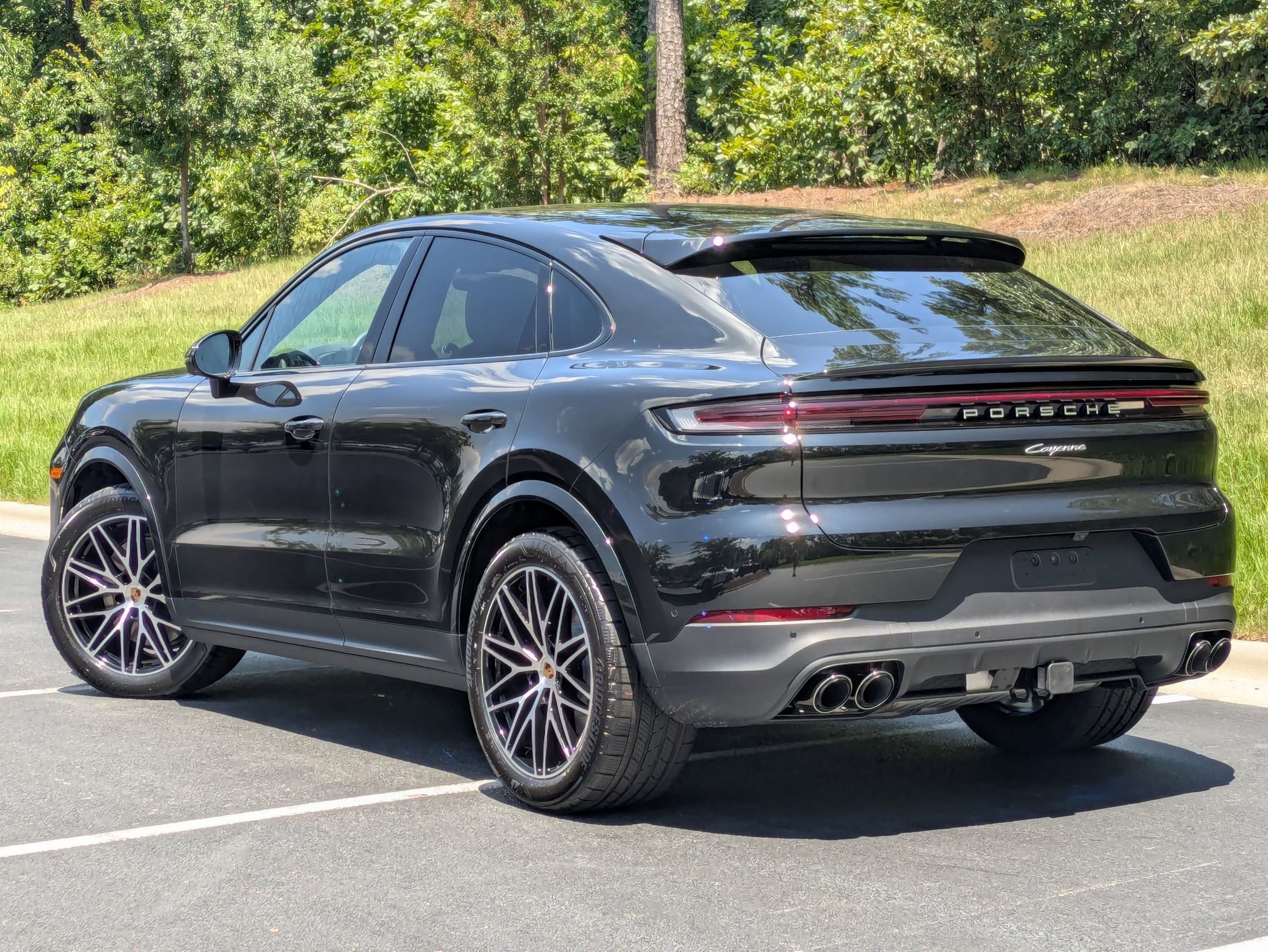 2025 Porsche Cayenne Coupe photo 3
